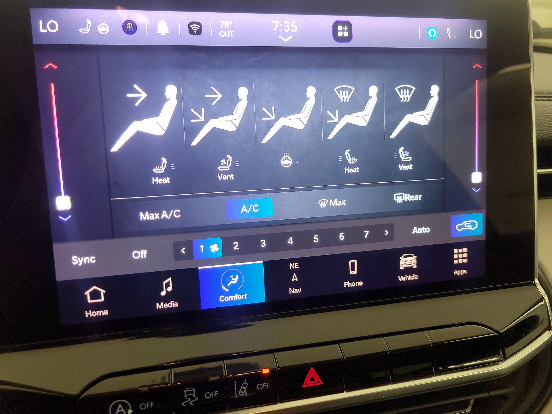 Thumbnail: 2023 Jeep Compass - 16