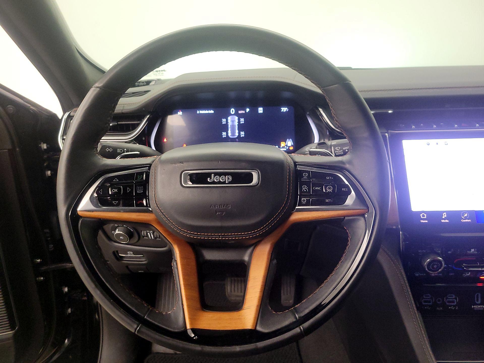 Thumbnail: 2023 Jeep Grand Cherokee - 10