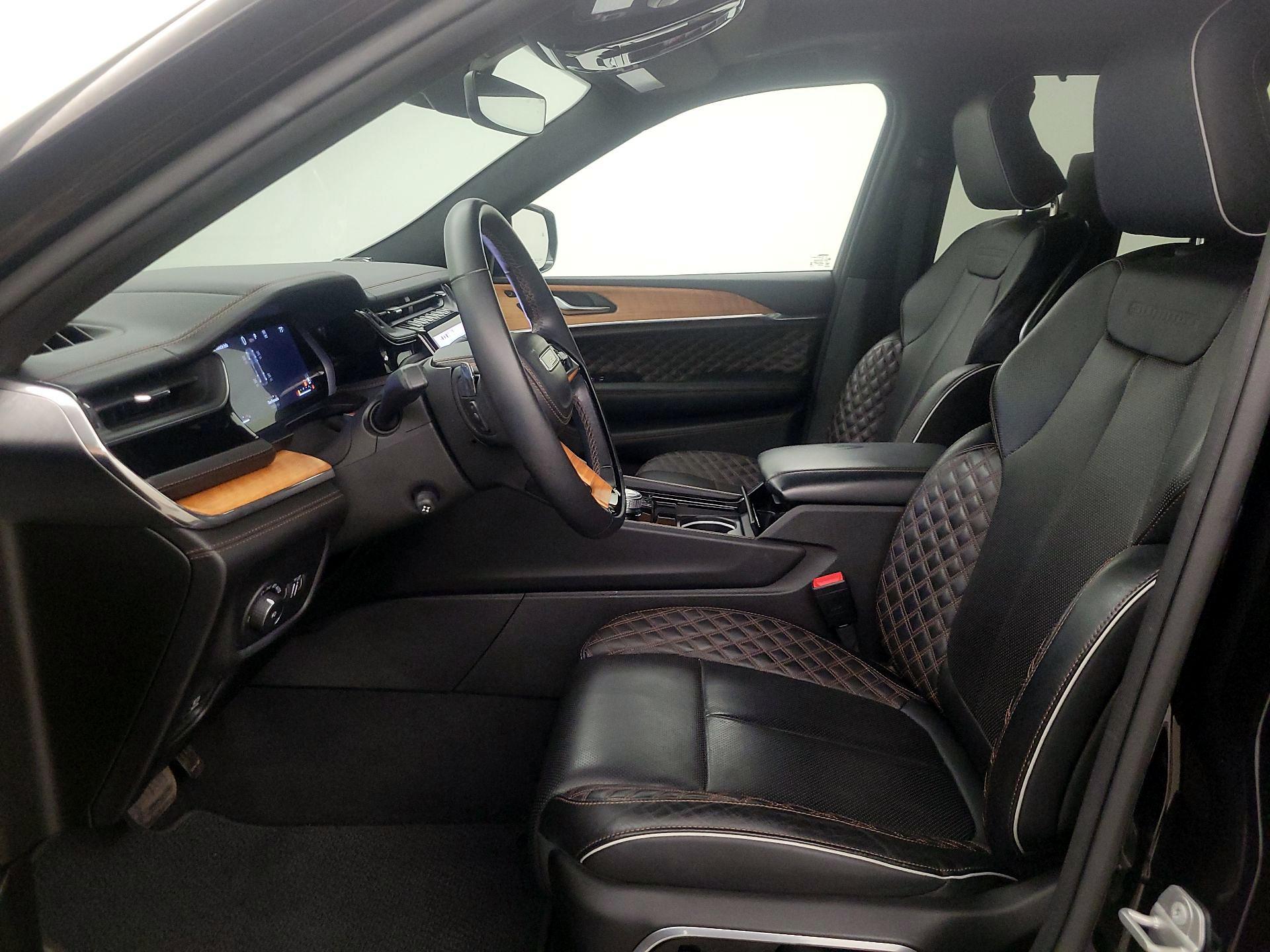 Thumbnail: 2023 Jeep Grand Cherokee - 11