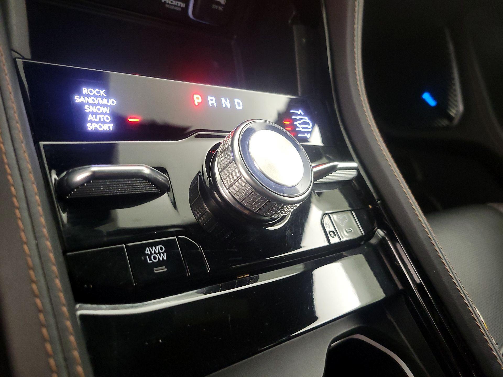 Thumbnail: 2023 Jeep Grand Cherokee - 18