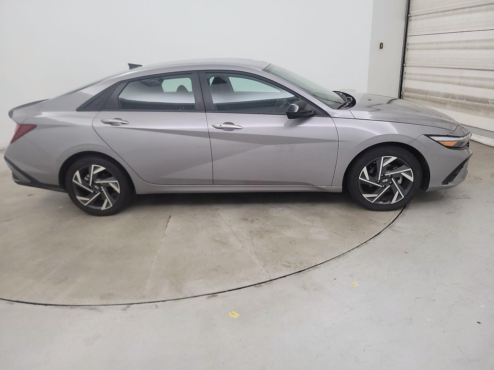 Thumbnail: 2025 Hyundai Elantra - 4