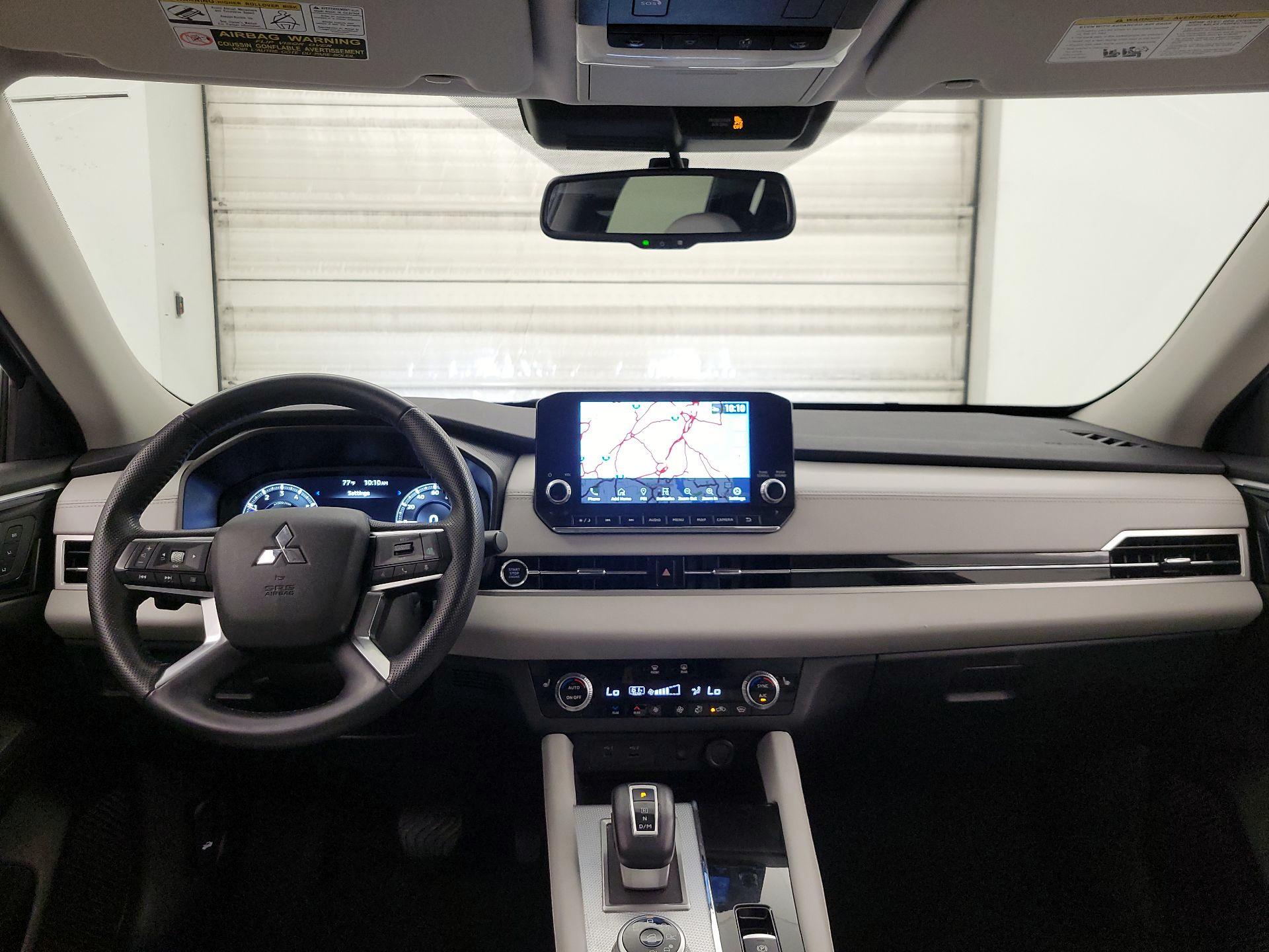 Thumbnail: 2024 Mitsubishi Outlander - 9