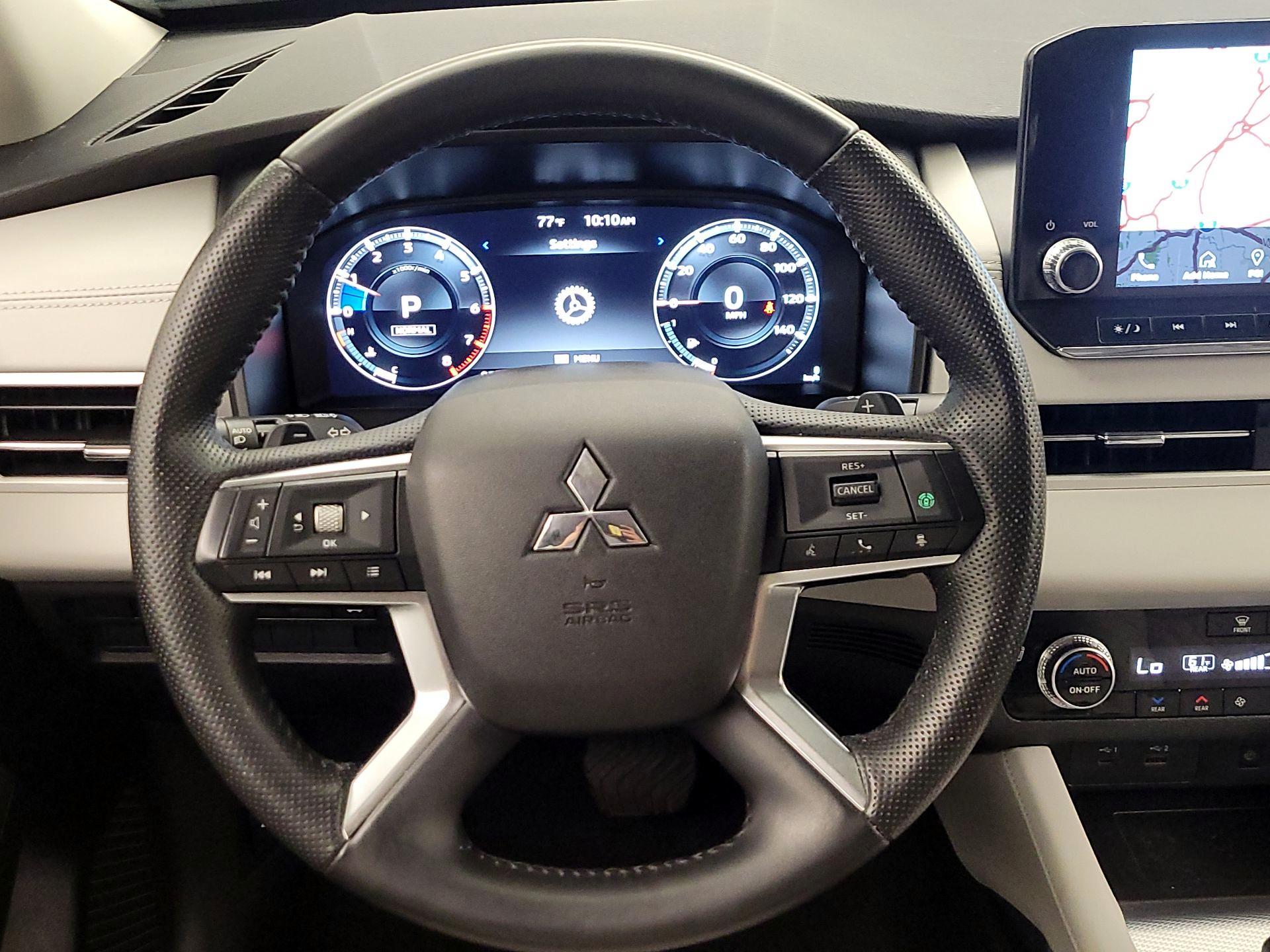 Thumbnail: 2024 Mitsubishi Outlander - 10