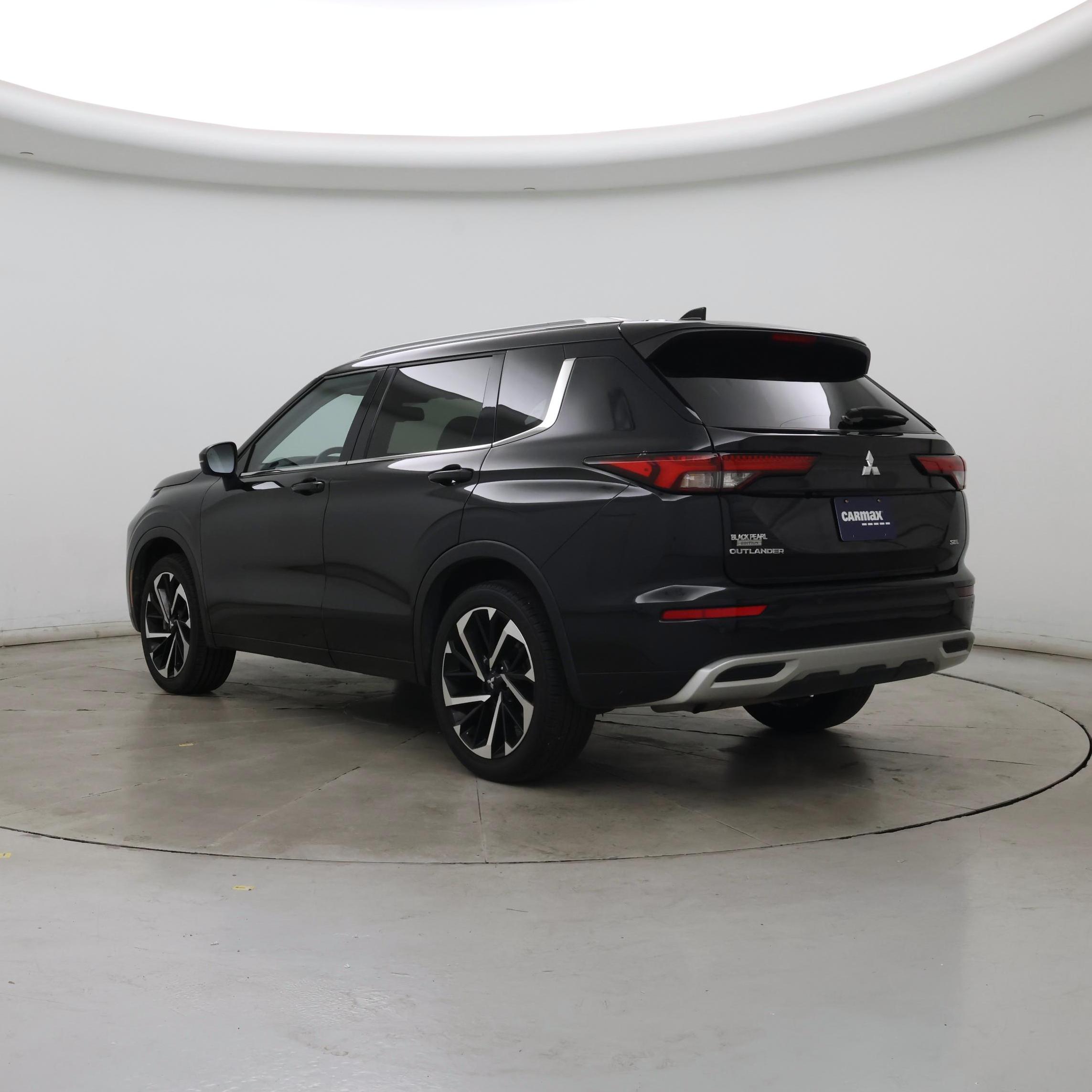 Thumbnail: 2024 Mitsubishi Outlander - 2