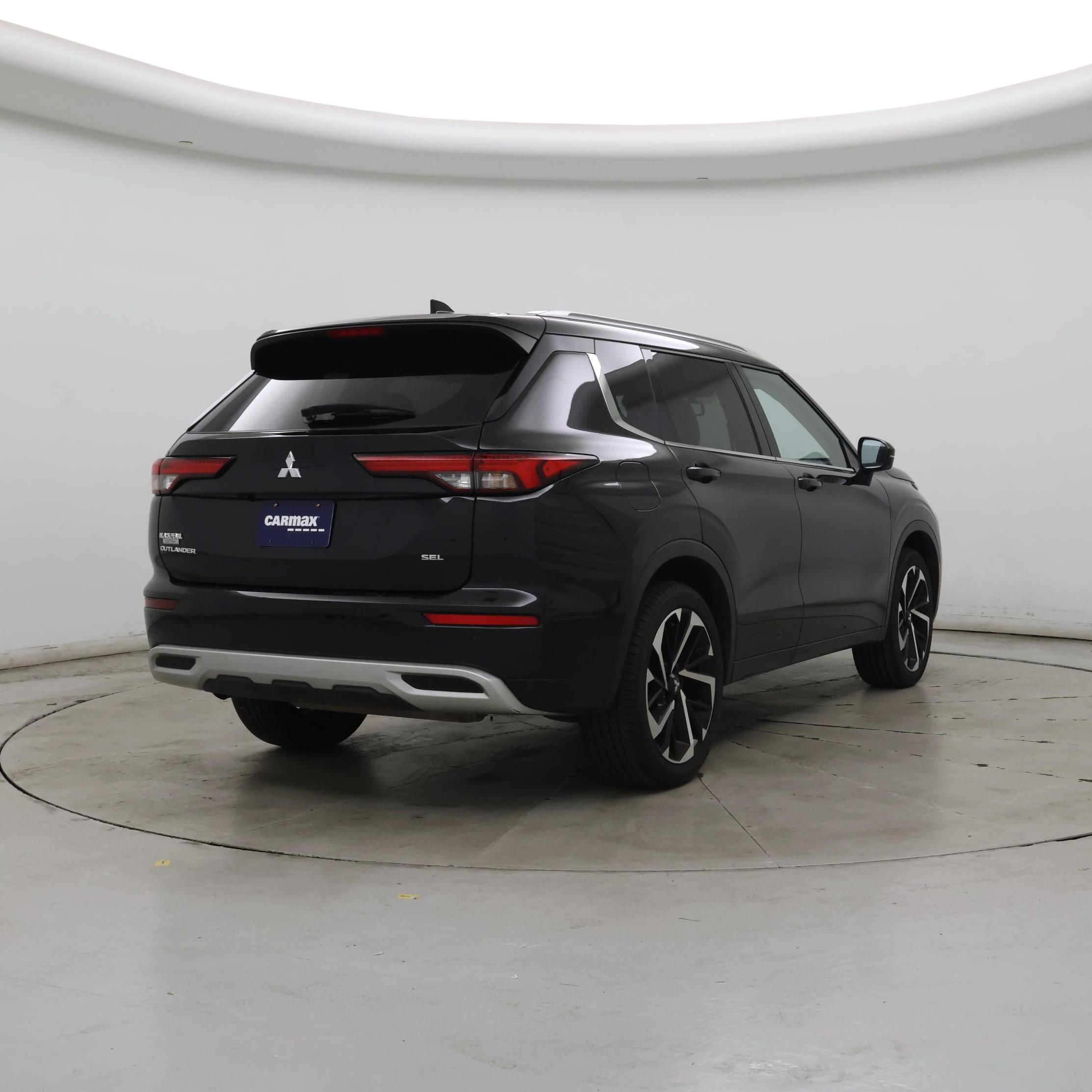 Thumbnail: 2024 Mitsubishi Outlander - 8