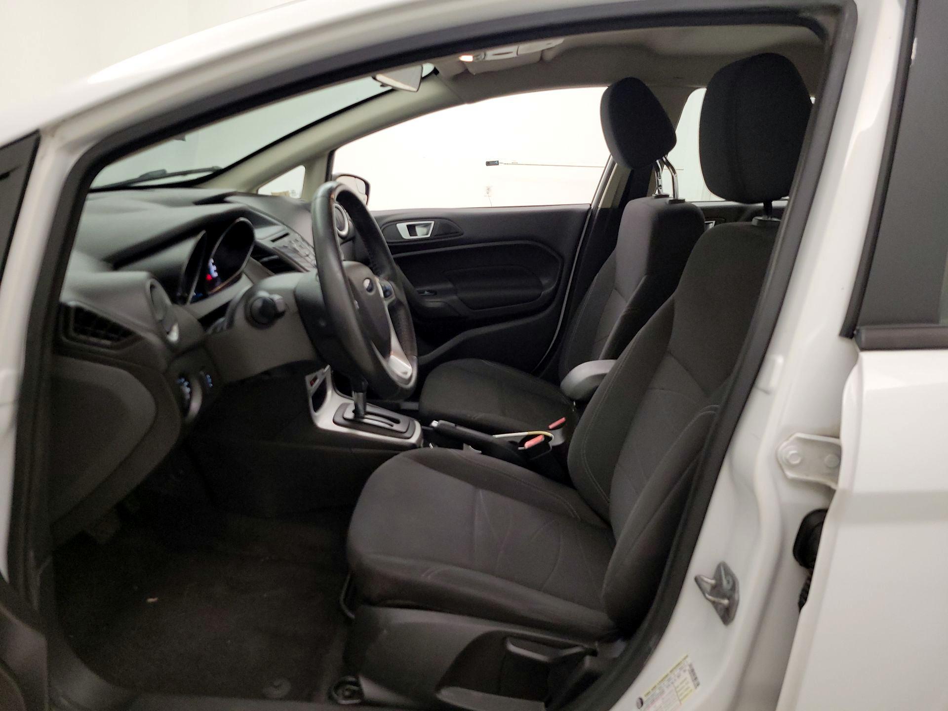 Thumbnail: 2016 Ford Fiesta - 11
