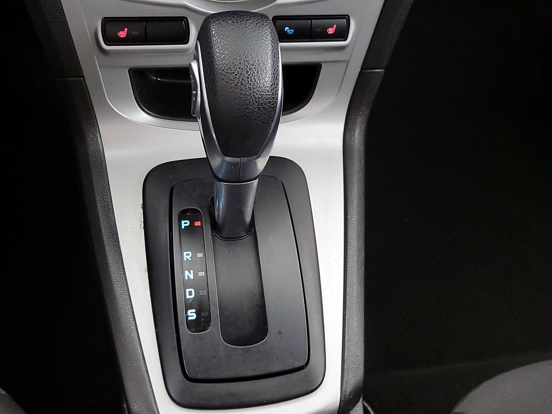 Thumbnail: 2016 Ford Fiesta - 16