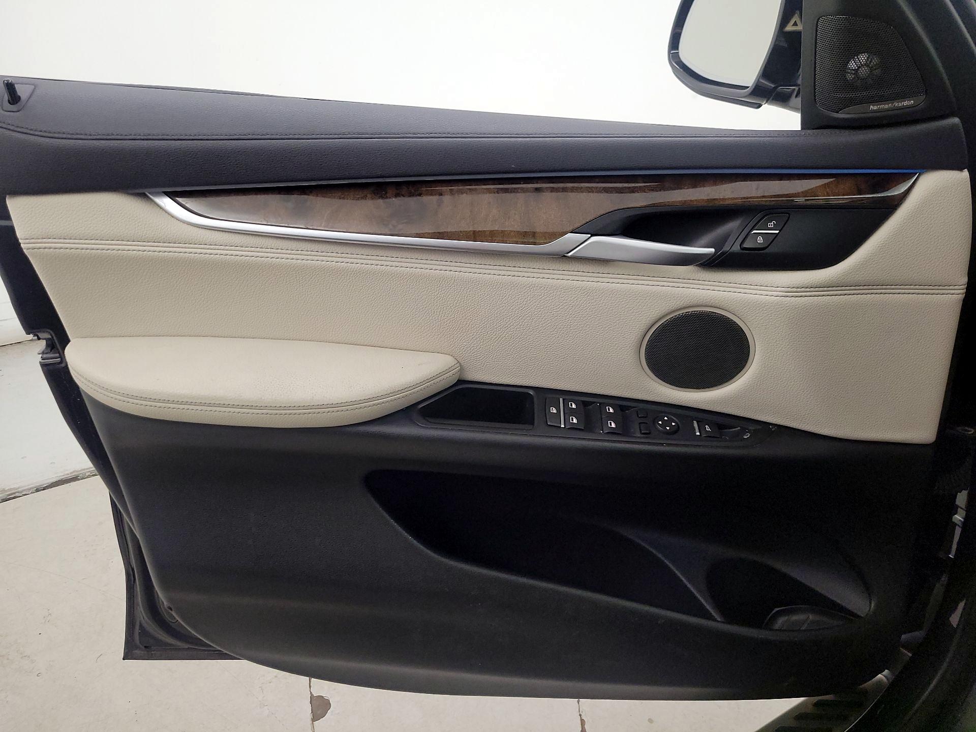 Thumbnail: 2015 BMW X6 - 12