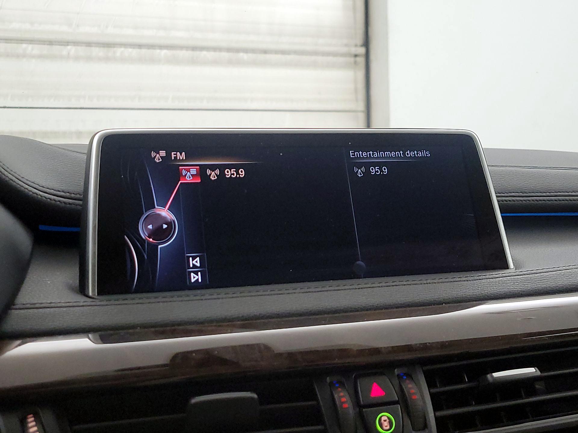Thumbnail: 2015 BMW X6 - 16