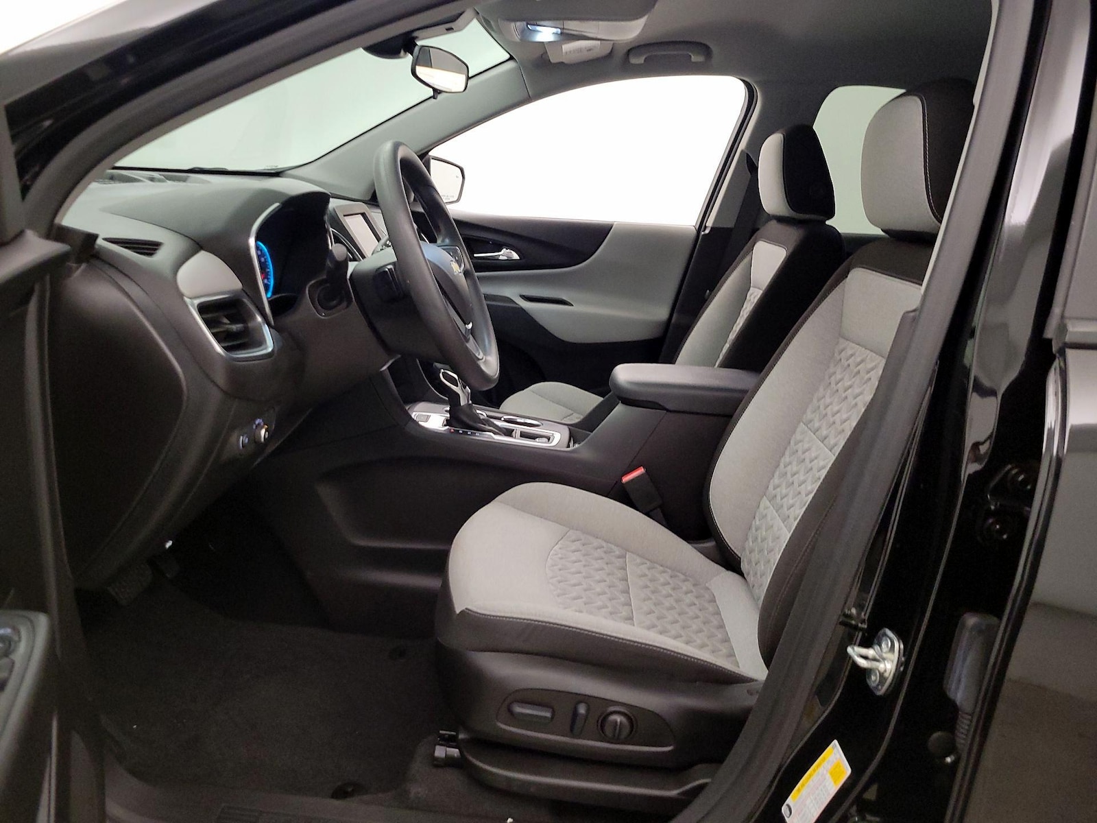 2024 Chevrolet Equinox LS - Photo 12
