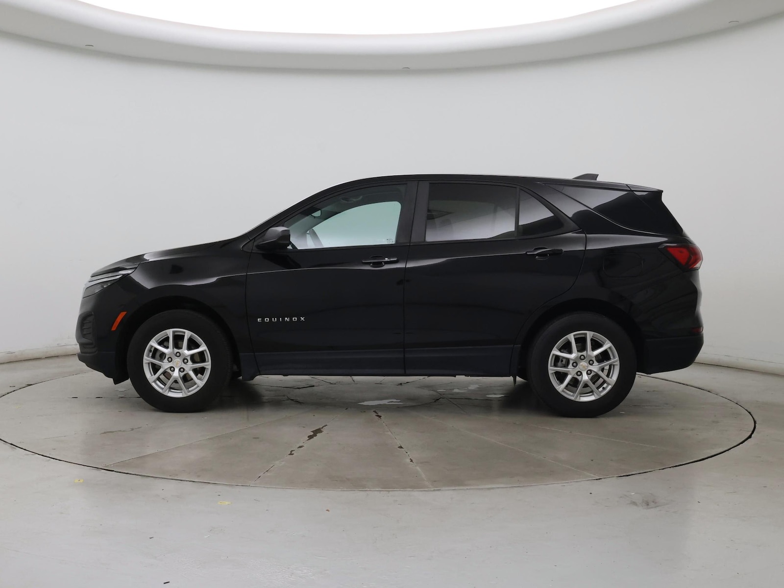 2024 Chevrolet Equinox LS - Photo 4