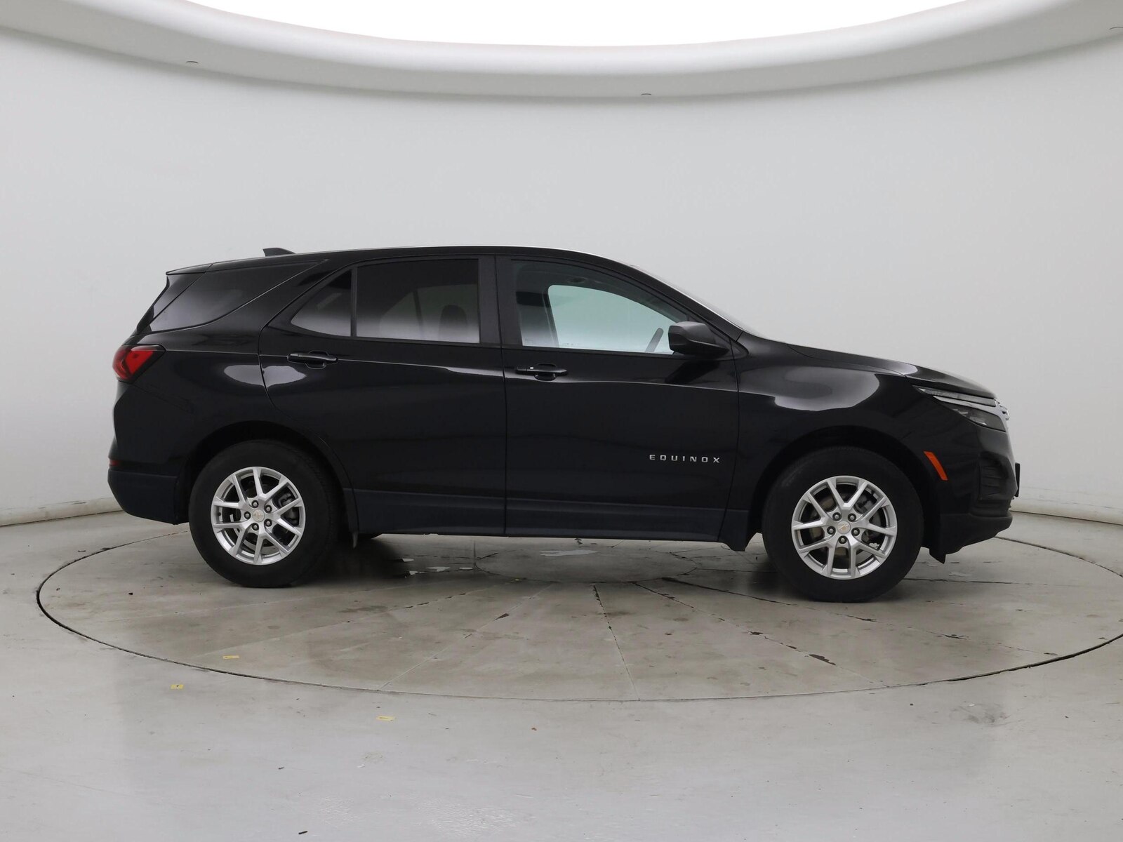 2024 Chevrolet Equinox LS - Photo 8