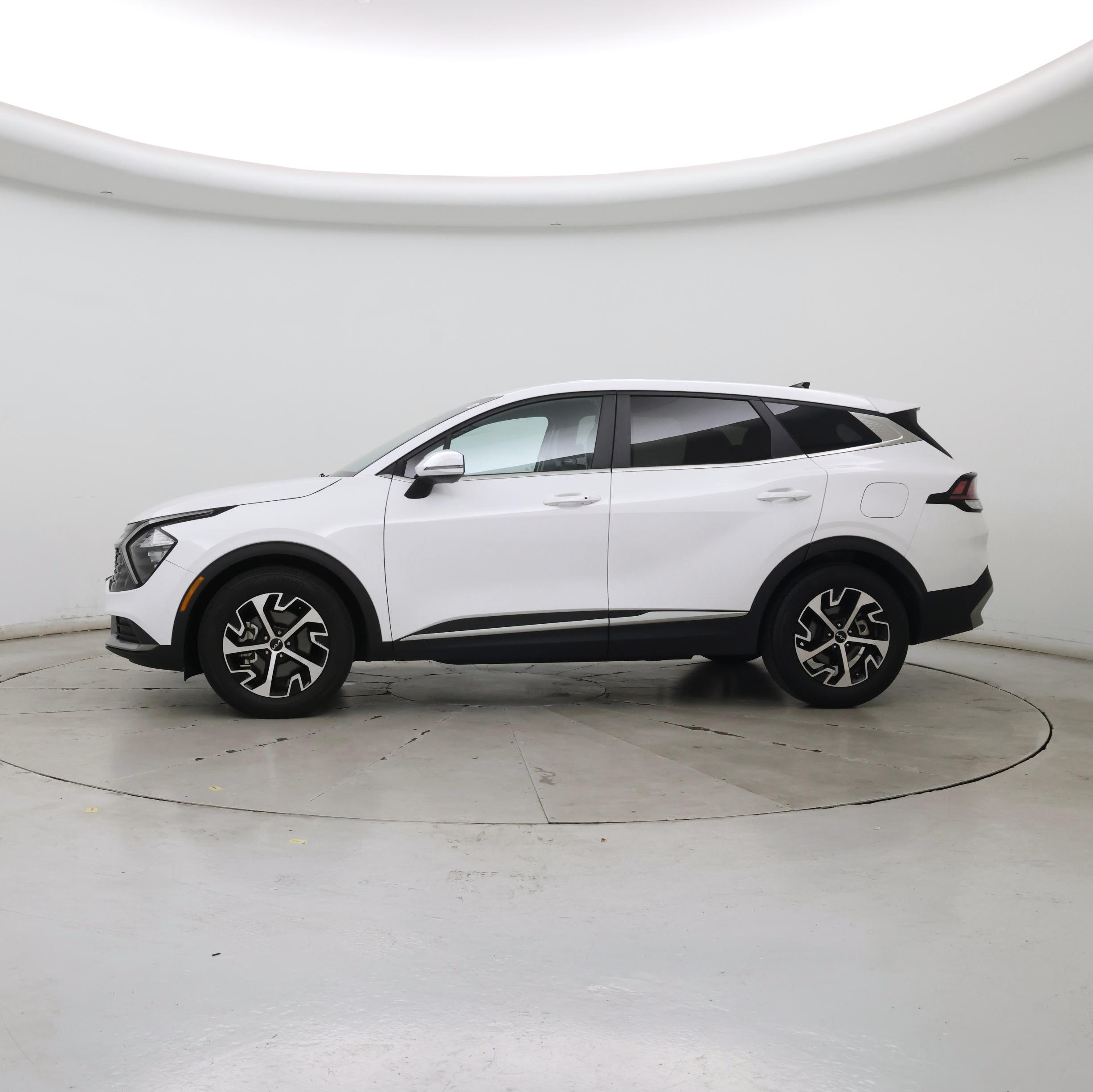 Thumbnail: 2023 Kia Sportage - 3