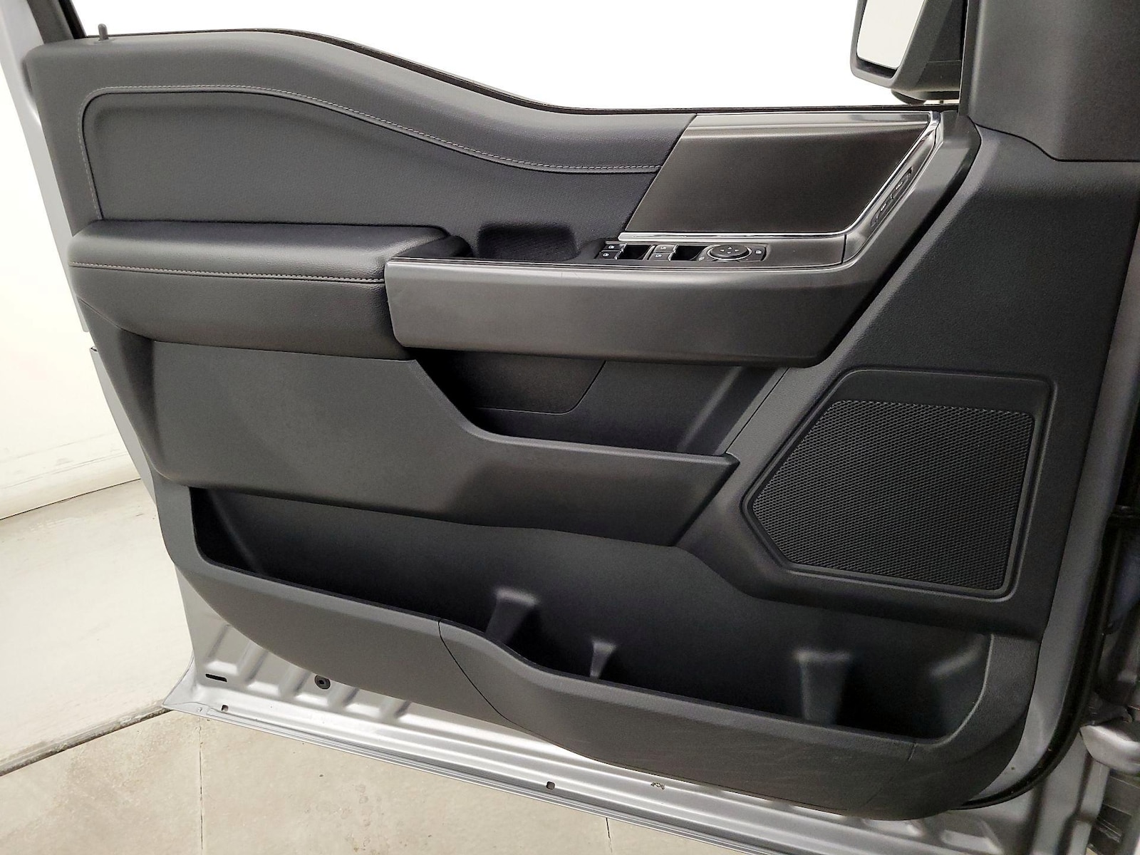 2024 Ford F-150 XLT - Photo 13
