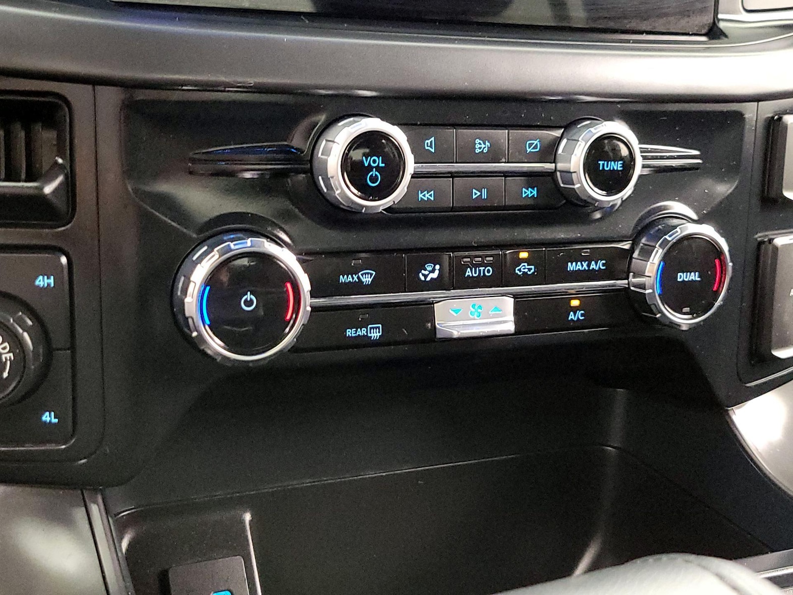 2024 Ford F-150 XLT - Photo 18