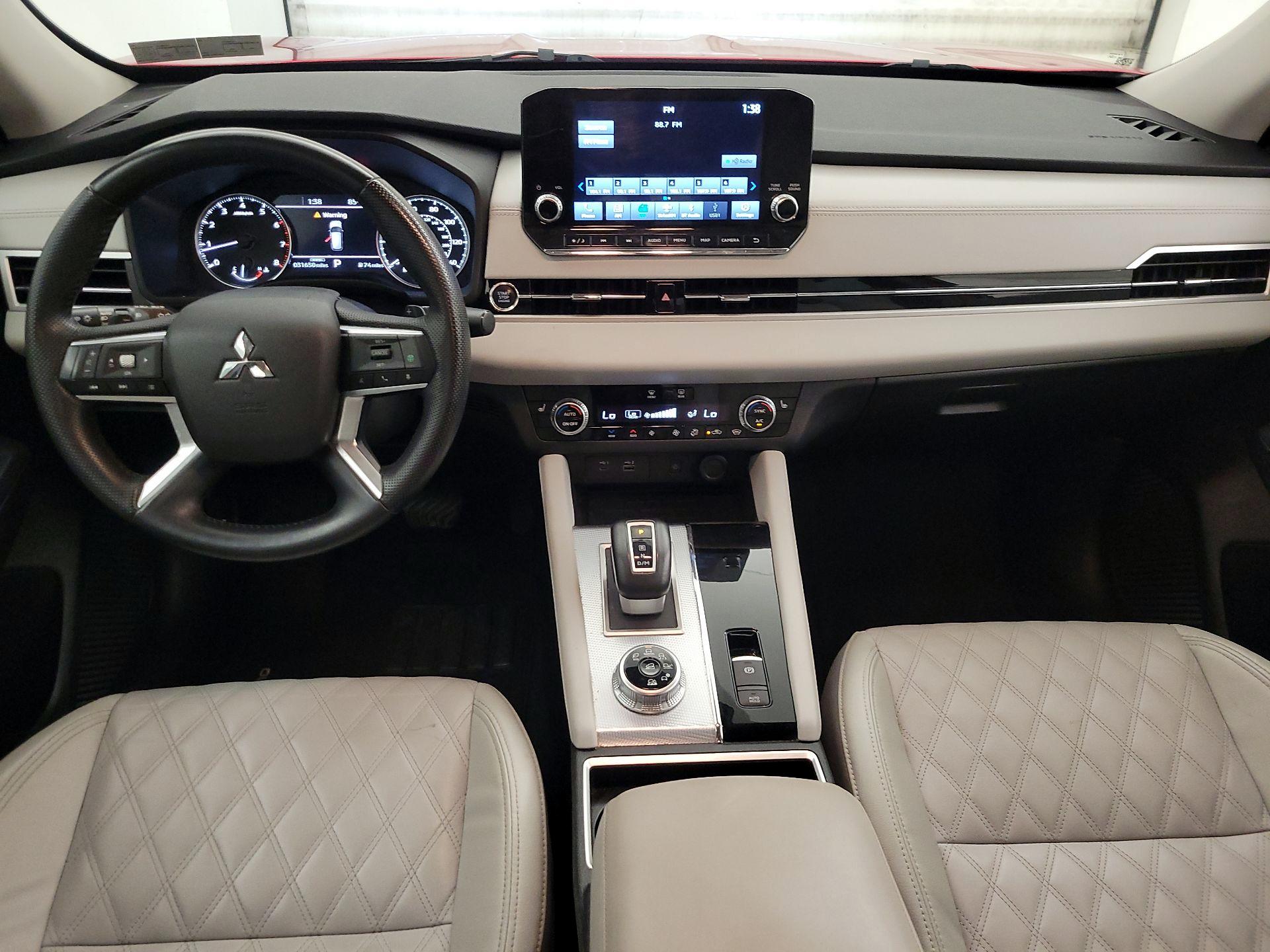 Thumbnail: 2022 Mitsubishi Outlander - 9
