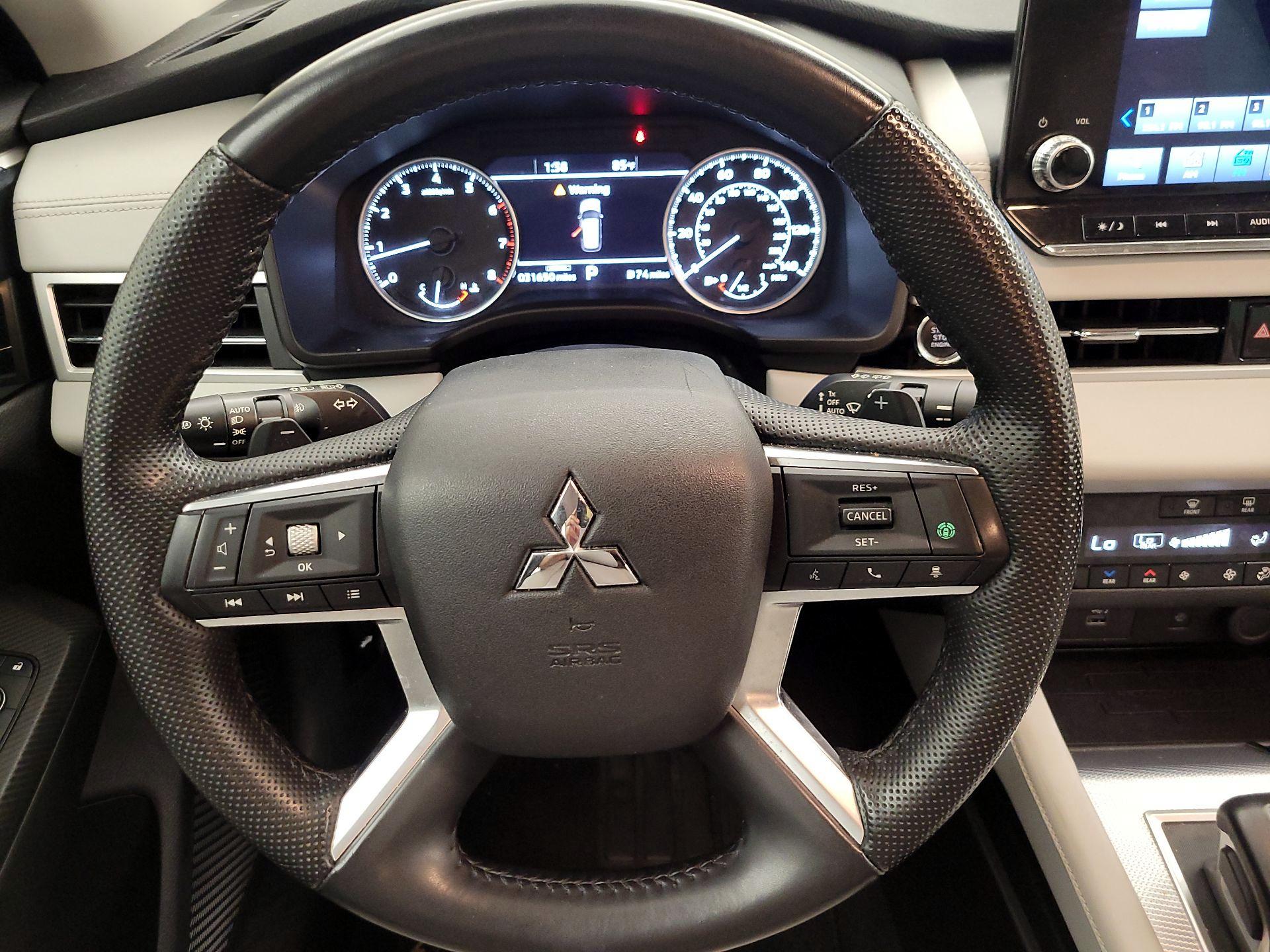 Thumbnail: 2022 Mitsubishi Outlander - 10