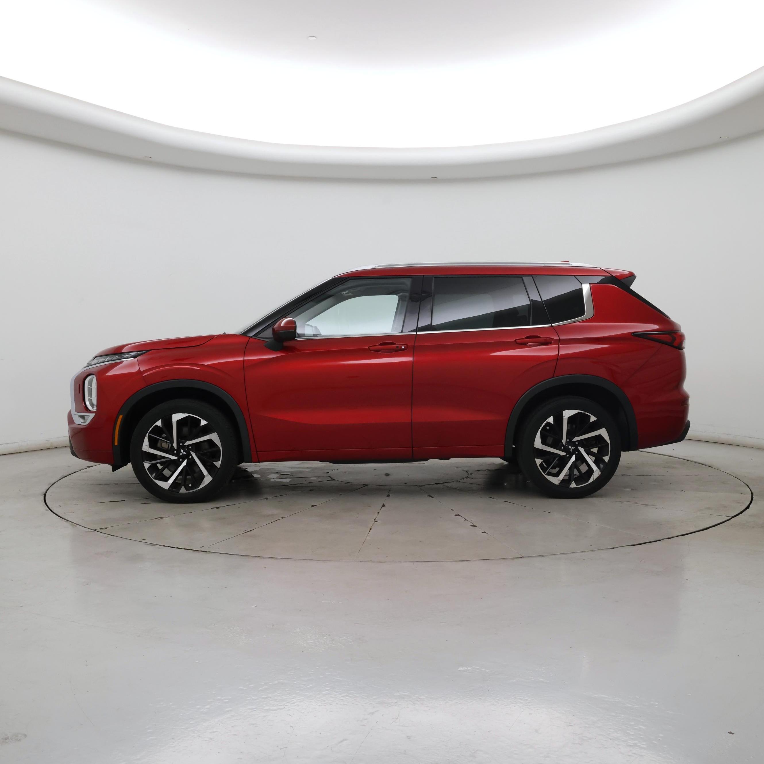 Thumbnail: 2022 Mitsubishi Outlander - 3