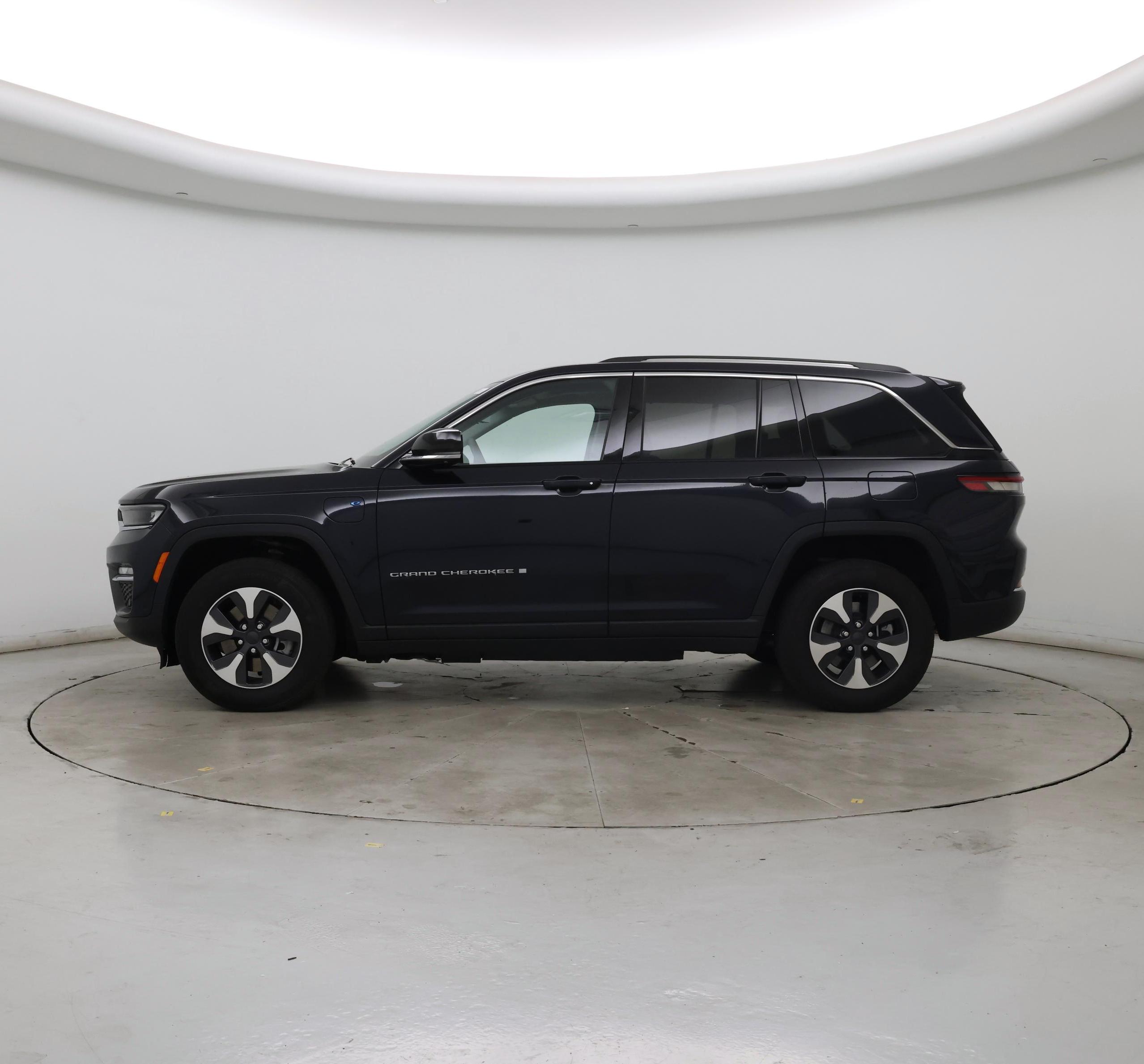 Thumbnail: 2023 Jeep Grand Cherokee - 3