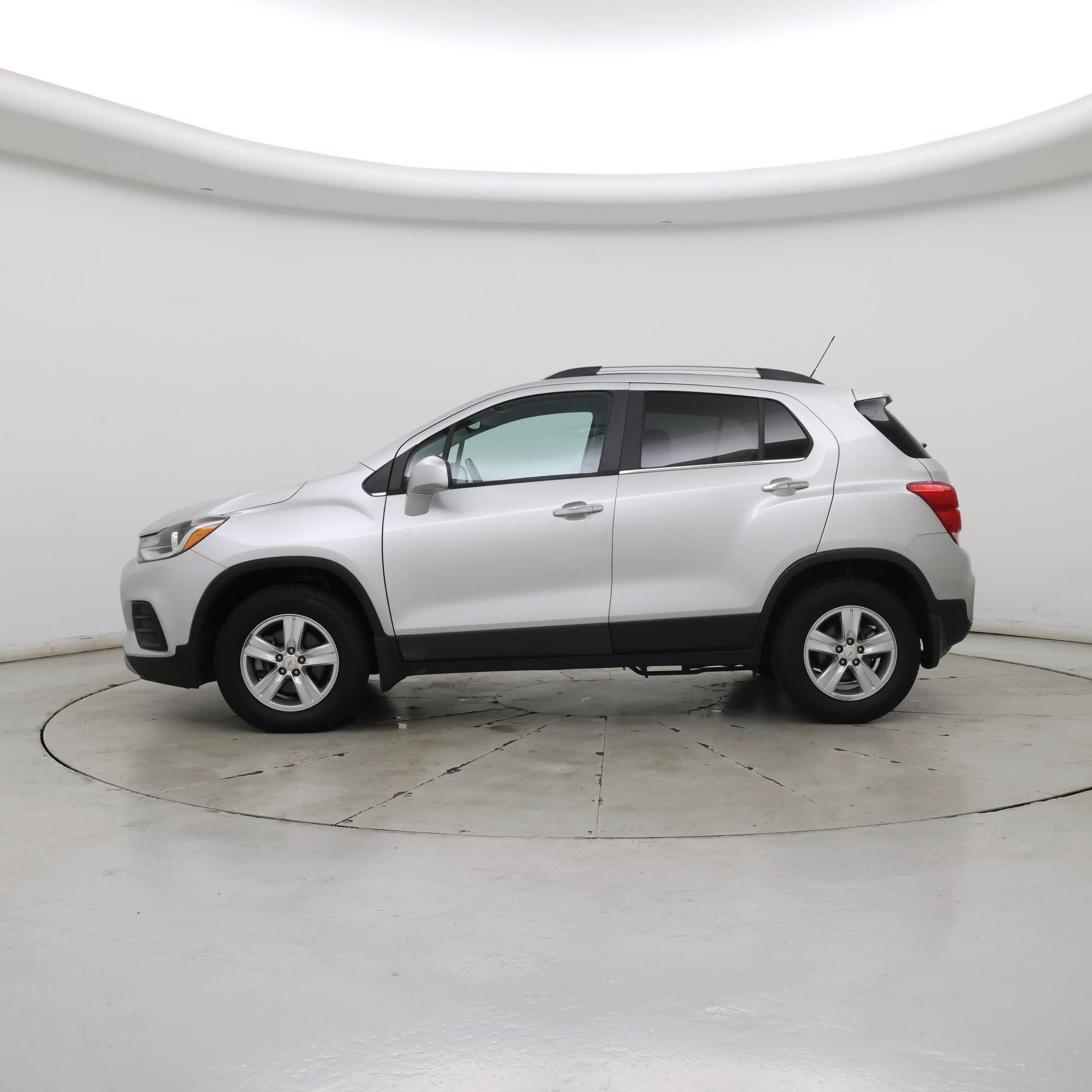Thumbnail: 2020 Chevrolet Trax - 3