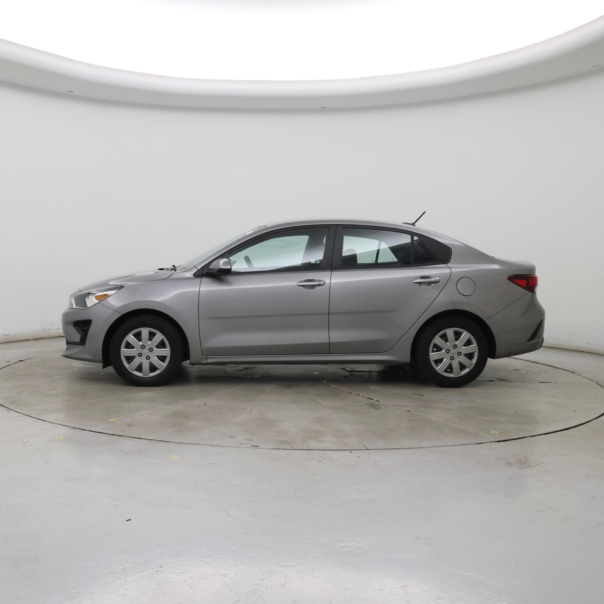 Thumbnail: 2023 Kia Rio - 3