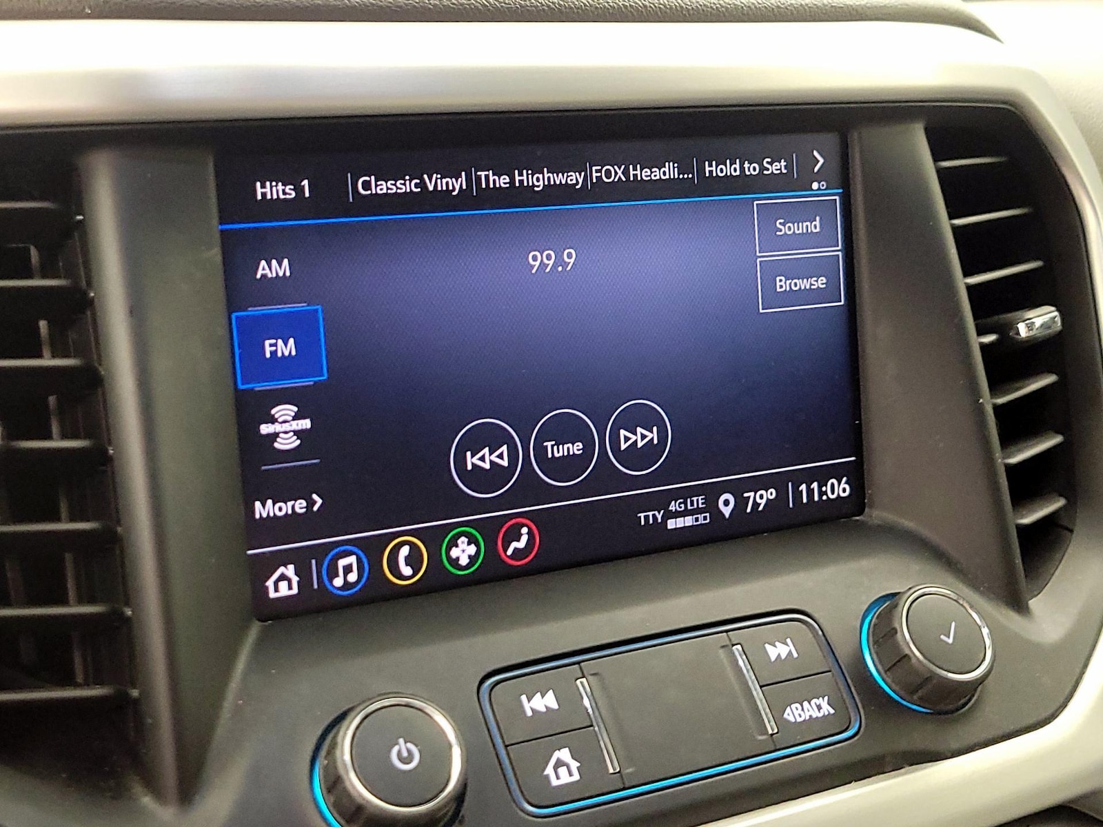 2020 GMC Acadia SLE - Photo 16