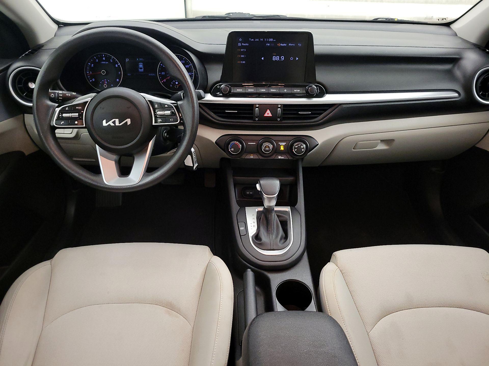 Thumbnail: 2022 Kia Forte - 9