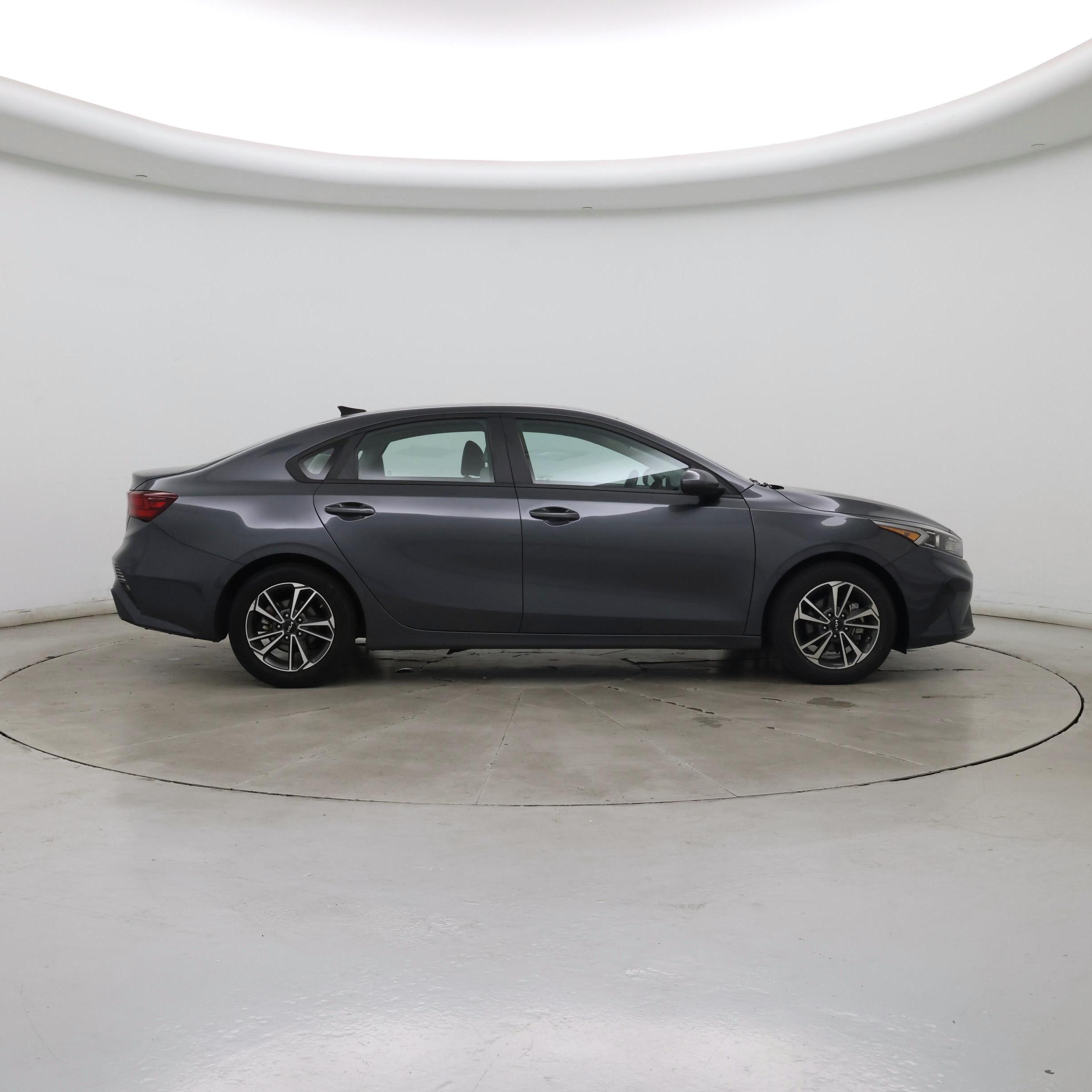 Thumbnail: 2022 Kia Forte - 7