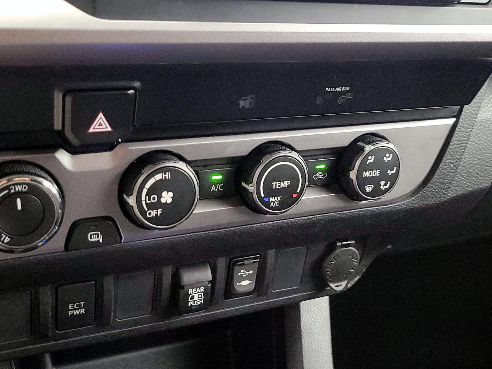 2019 Toyota Tacoma SR5 - Photo 17