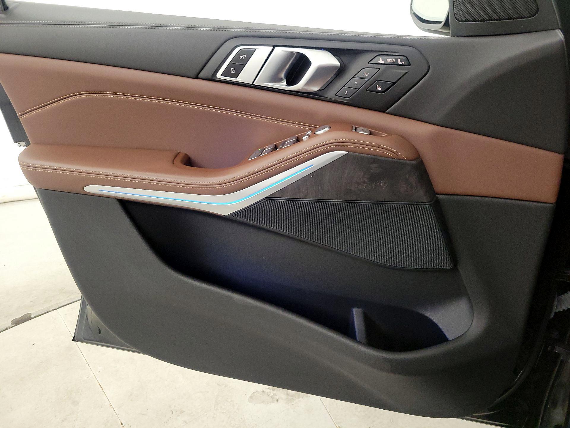 Thumbnail: 2023 BMW X7 - 12