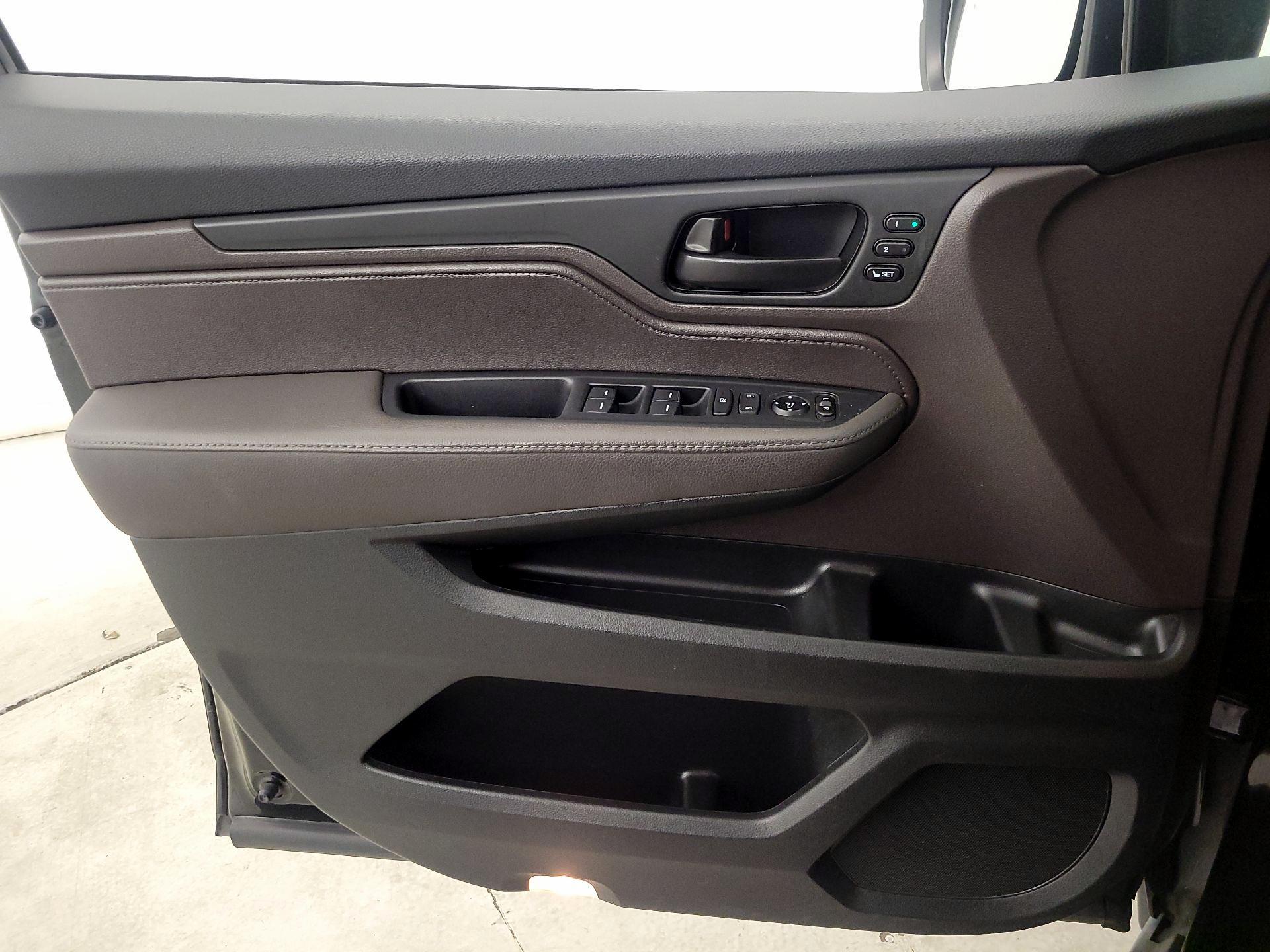 Thumbnail: 2019 Honda Odyssey - 12