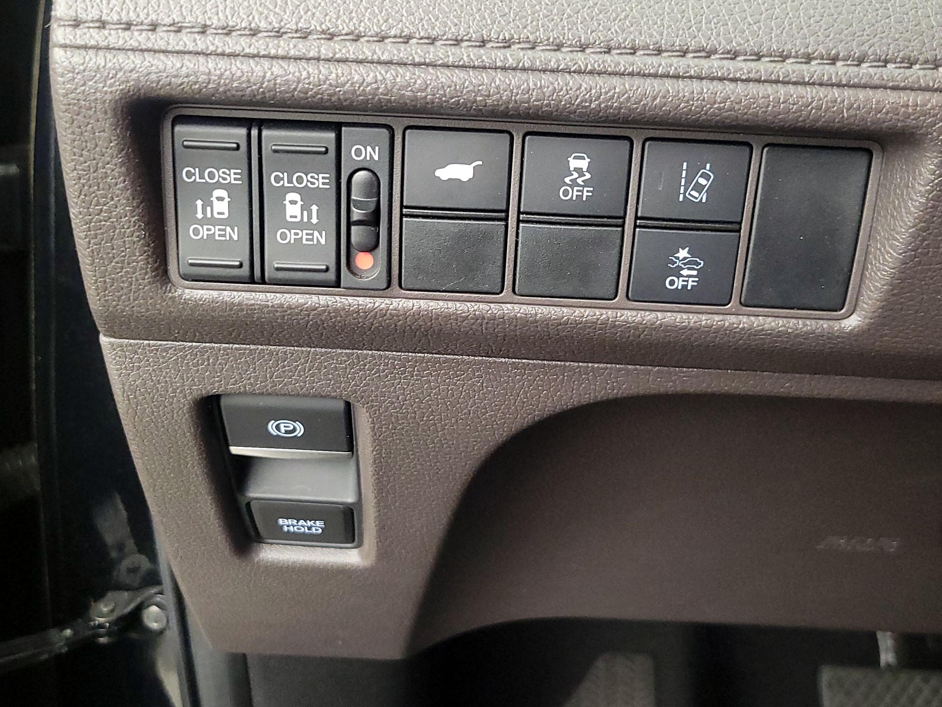 Thumbnail: 2019 Honda Odyssey - 13