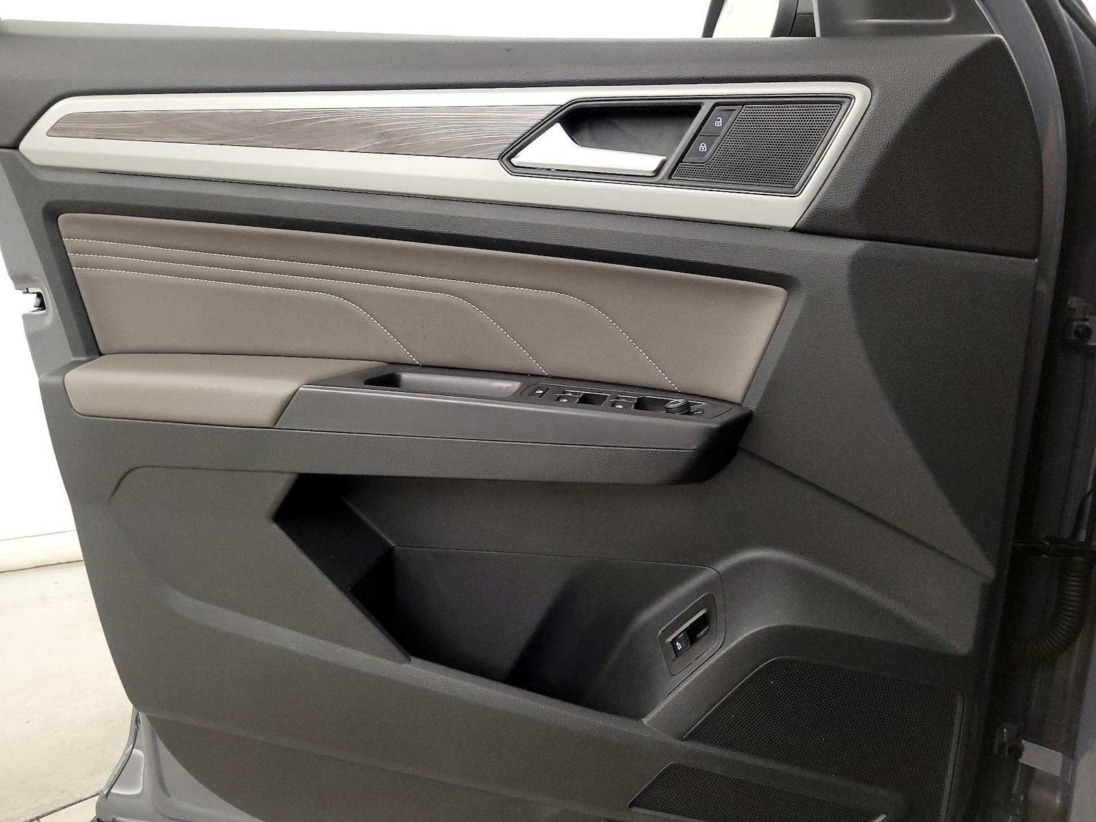 2021 Volkswagen Atlas Cross Sport SE w/Tech - Photo 13