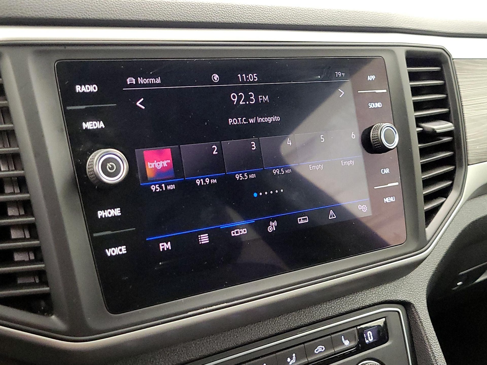 2021 Volkswagen Atlas Cross Sport SE w/Tech - Photo 16