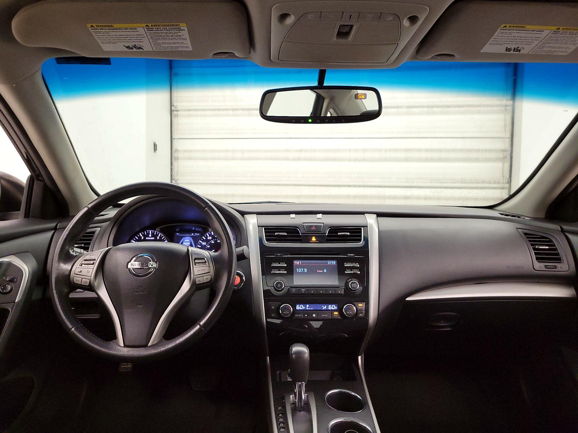Thumbnail: 2015 Nissan Altima - 9