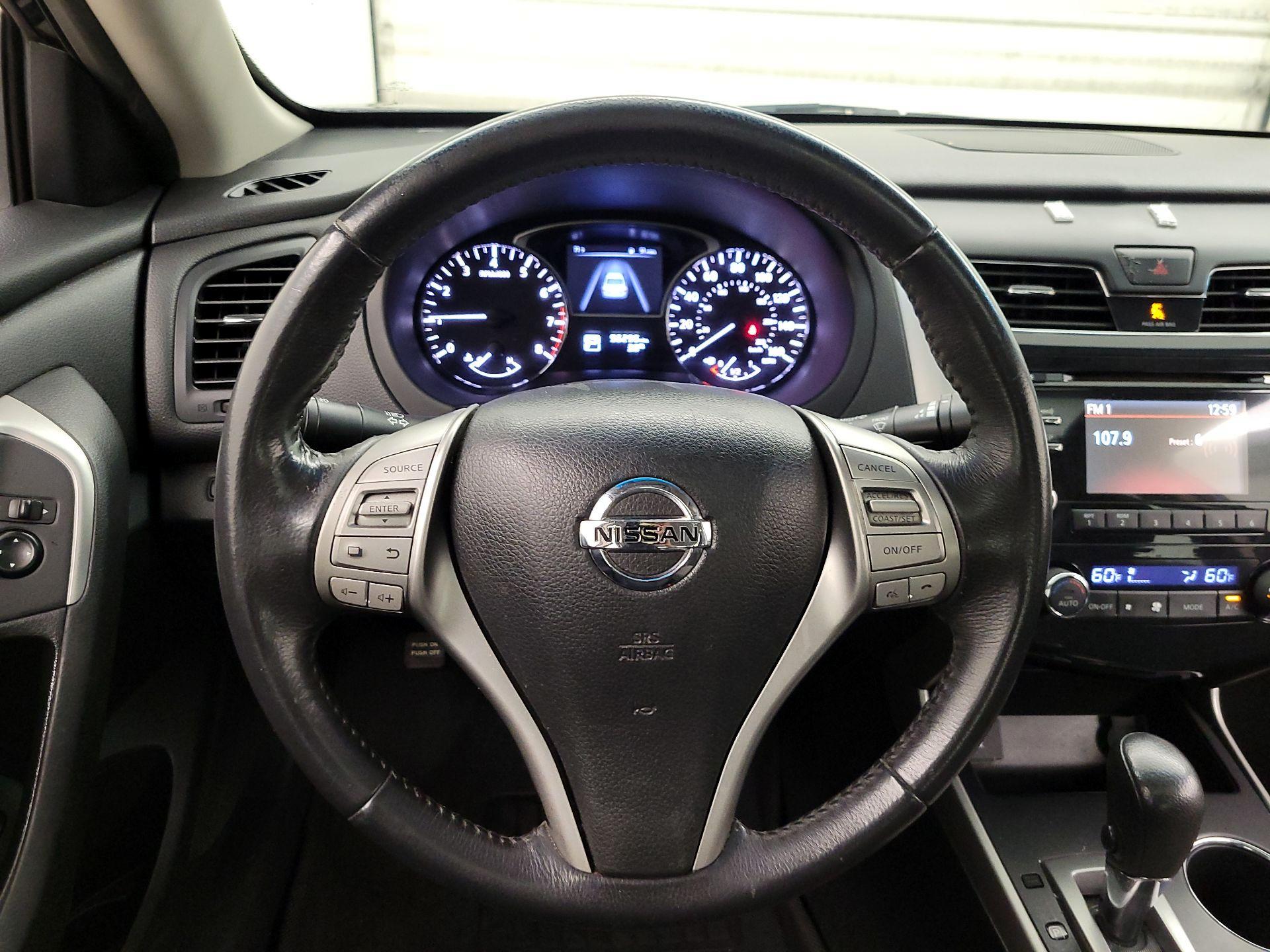 Thumbnail: 2015 Nissan Altima - 10