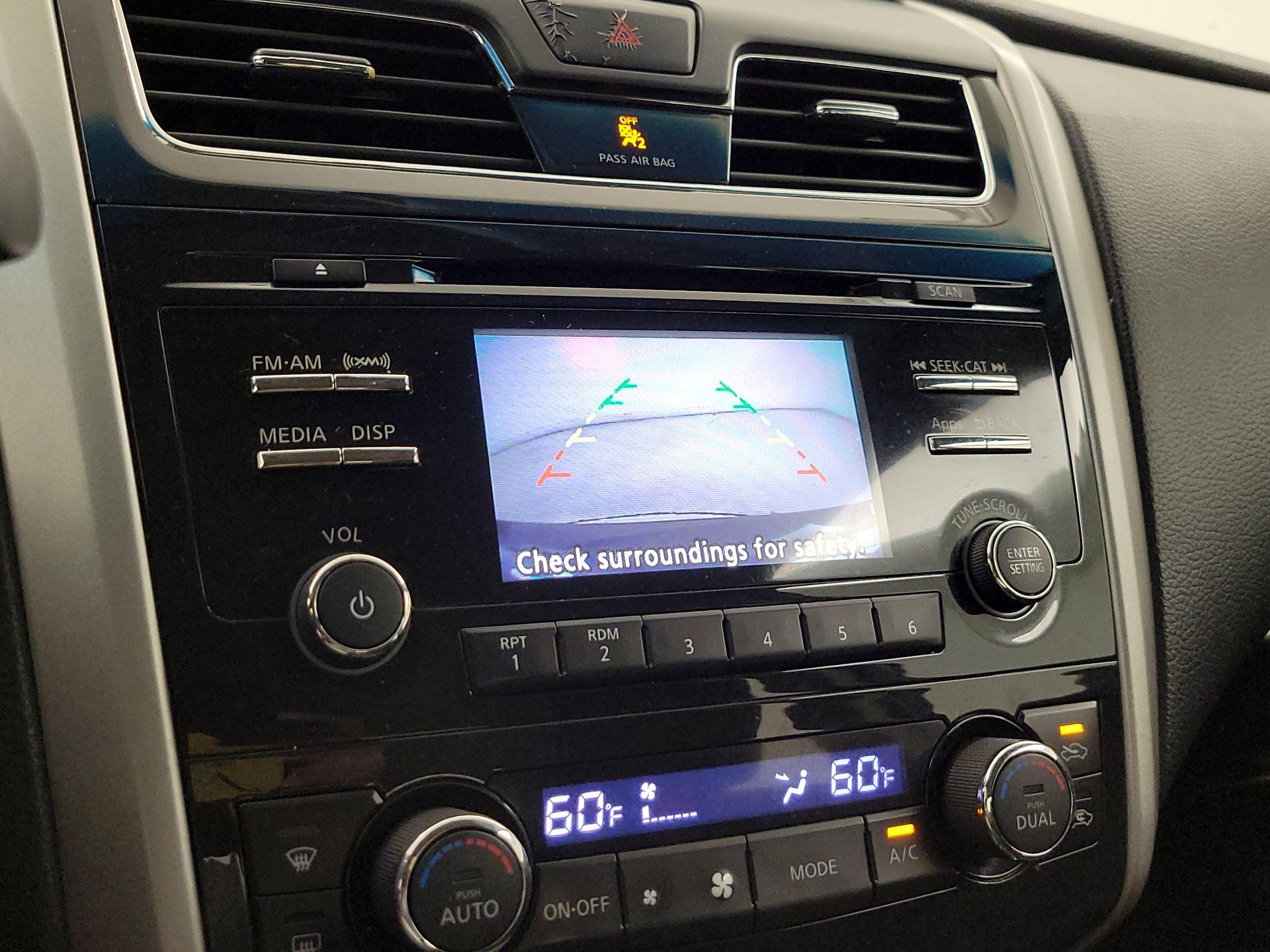 Thumbnail: 2015 Nissan Altima - 14