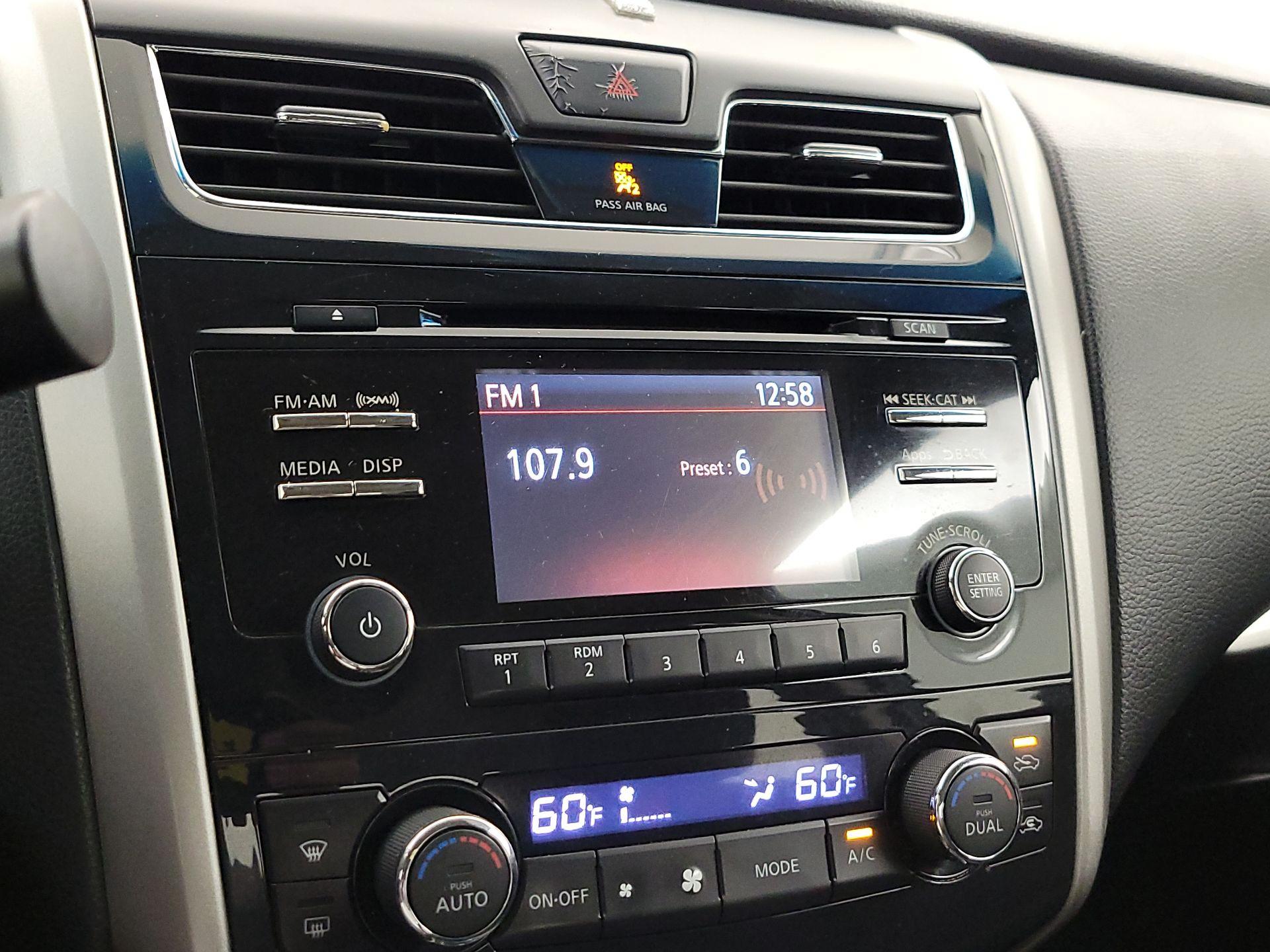 Thumbnail: 2015 Nissan Altima - 15