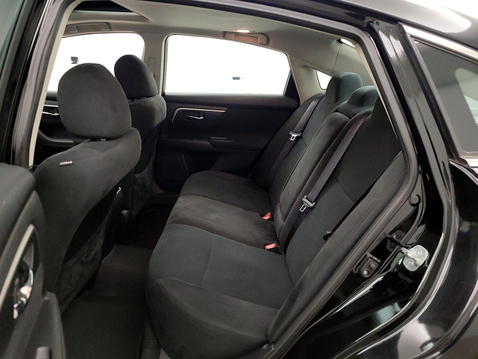 Thumbnail: 2015 Nissan Altima - 20