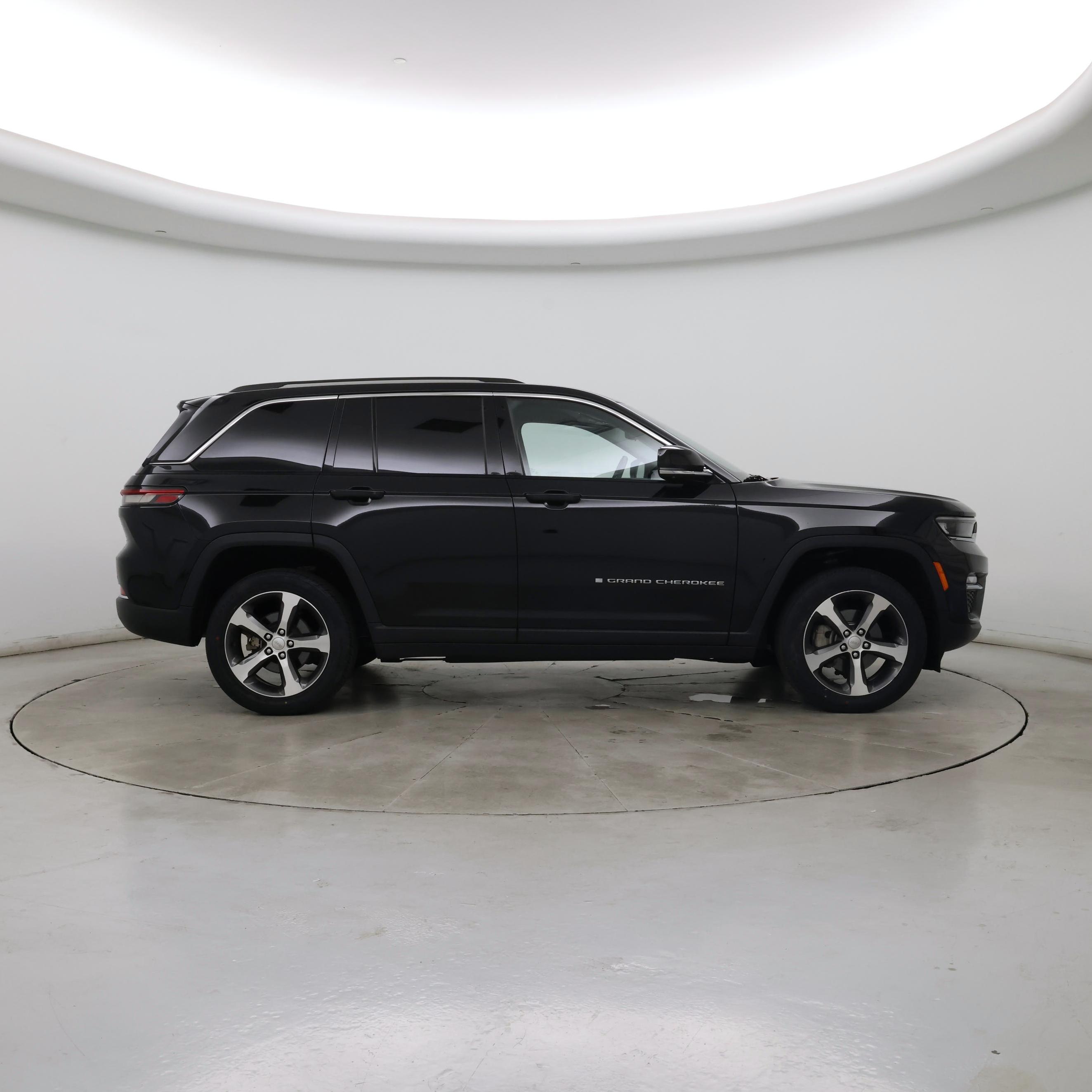 Thumbnail: 2023 Jeep Grand Cherokee - 7