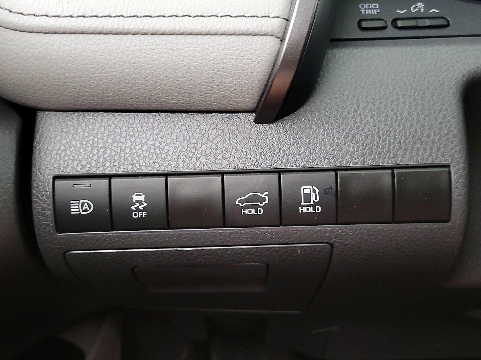 2022 Toyota Camry SE - Photo 14