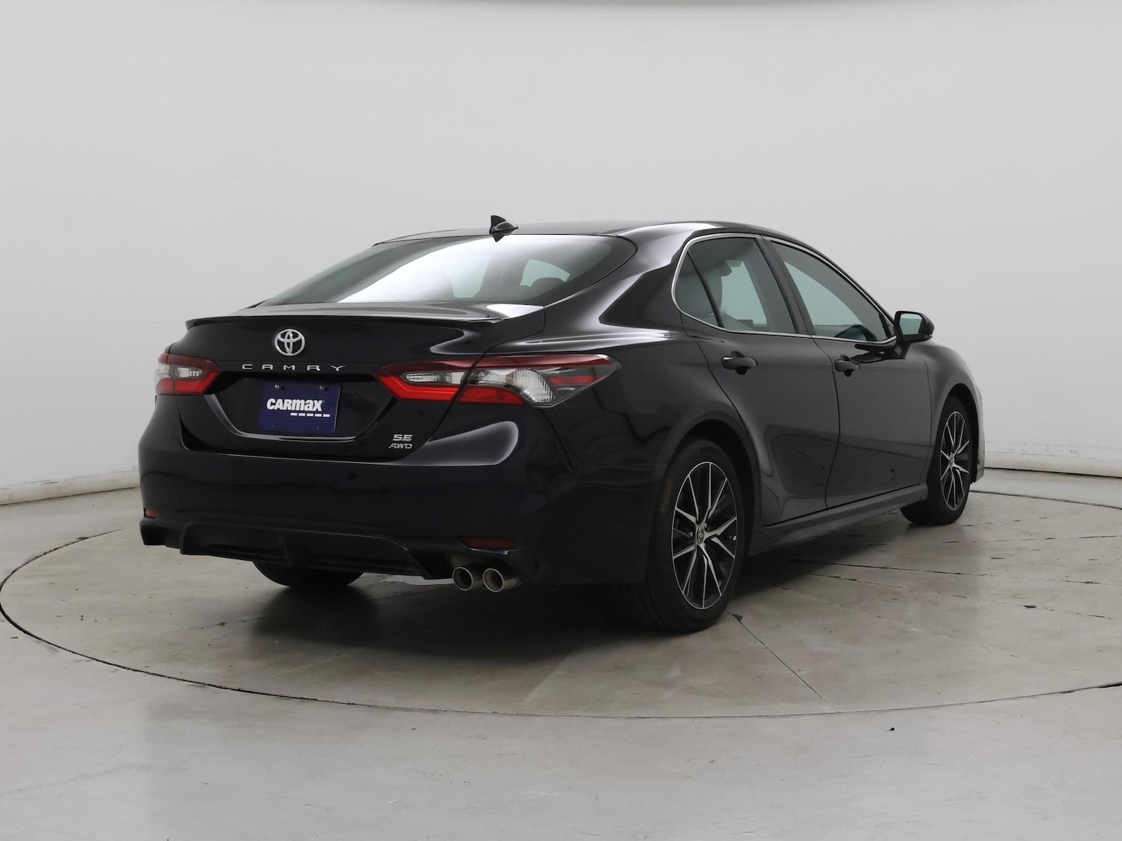2022 Toyota Camry SE - Photo 9