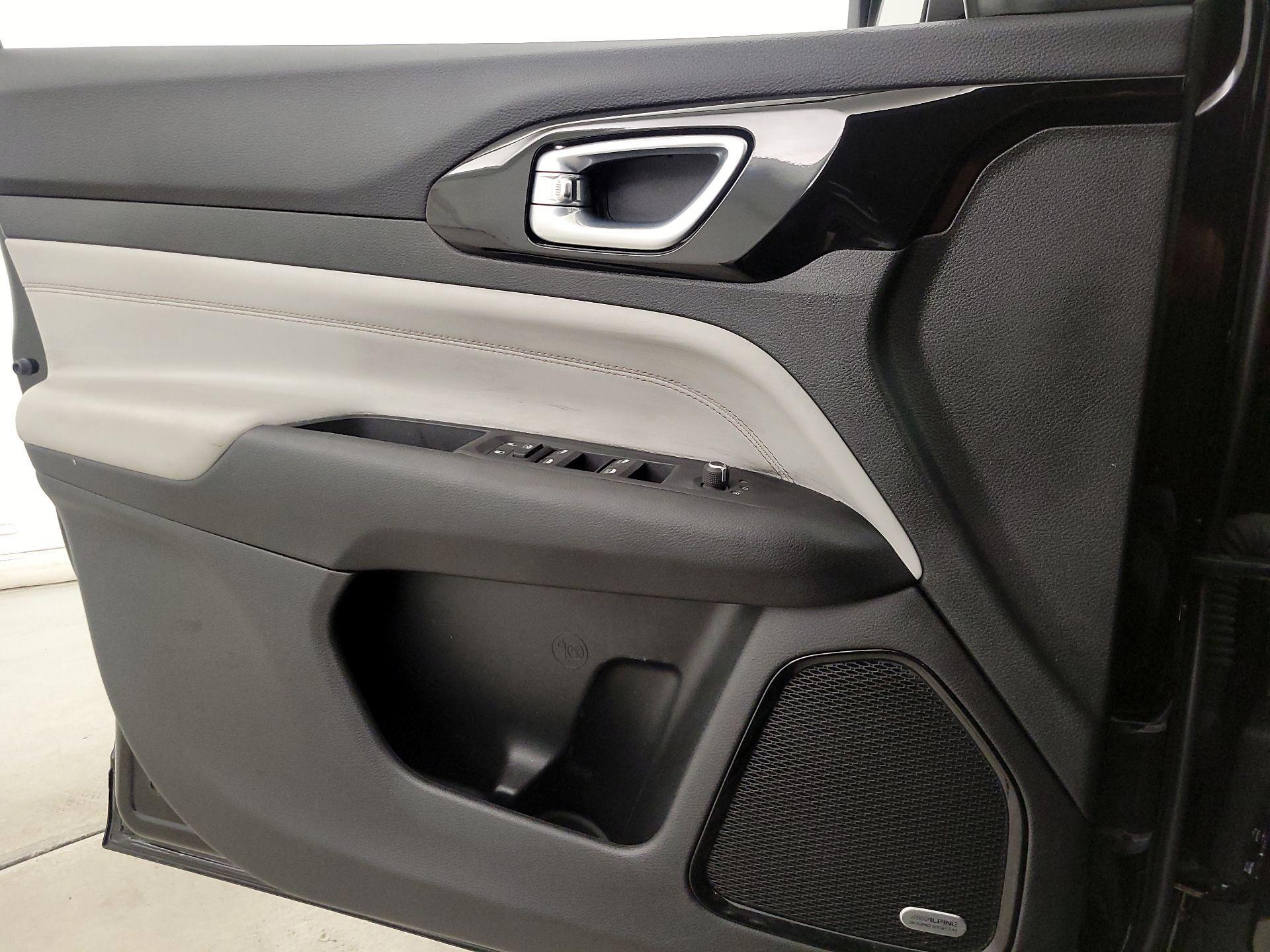 Thumbnail: 2023 Jeep Compass - 12