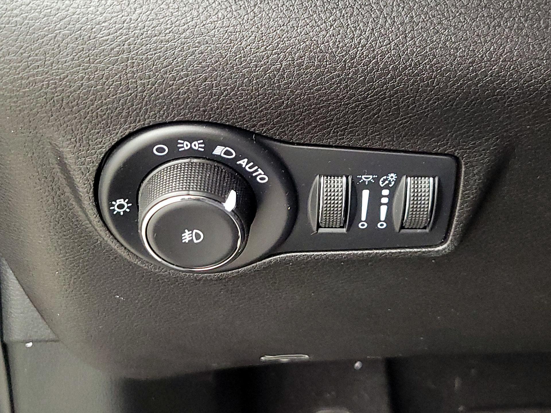 Thumbnail: 2023 Jeep Compass - 13