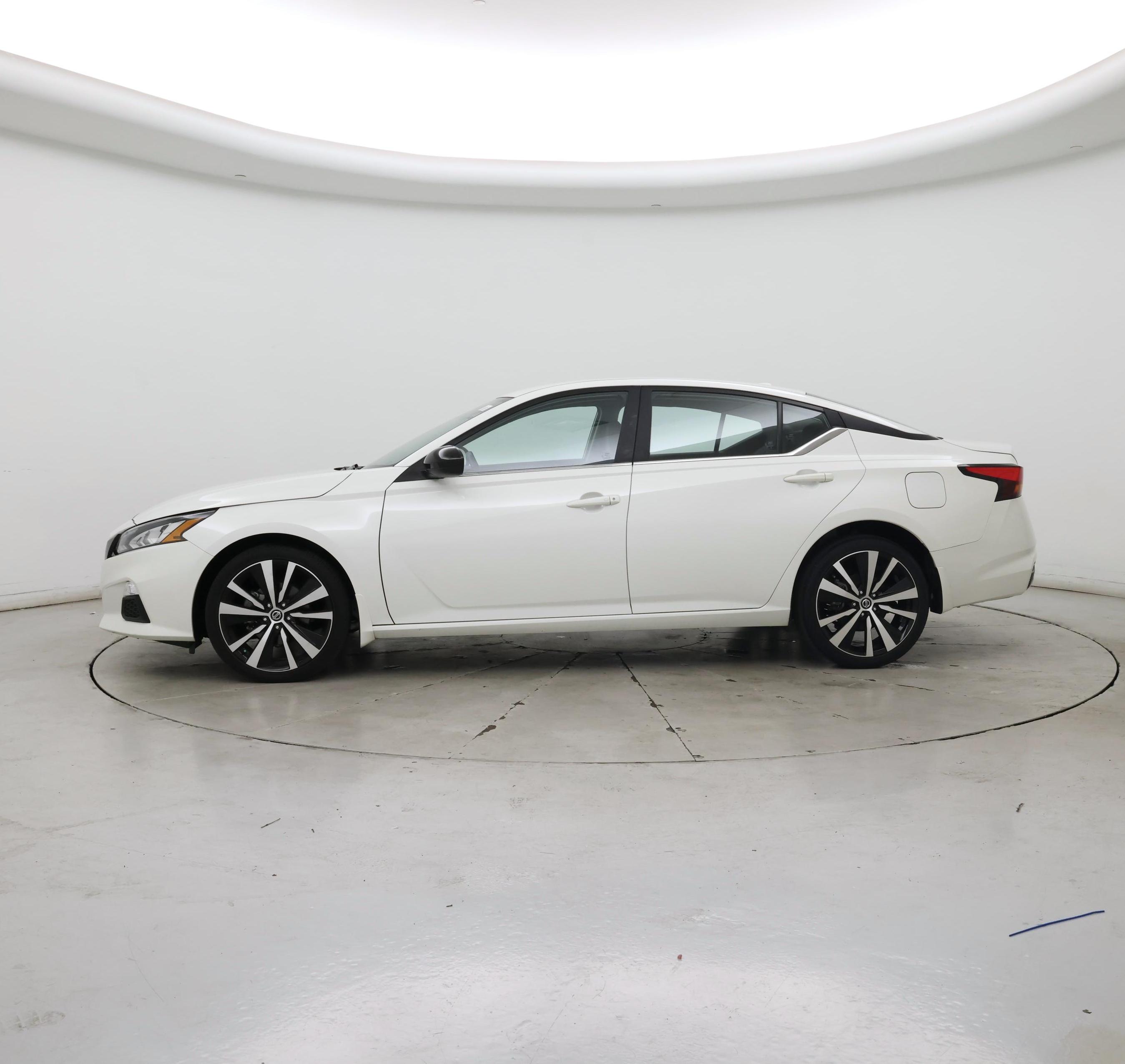 Thumbnail: 2022 Nissan Altima - 3
