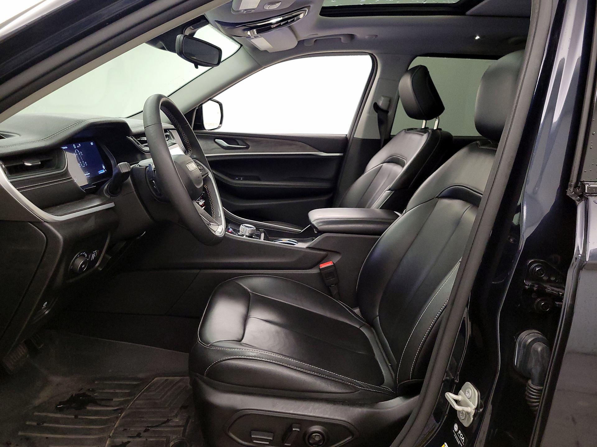 Thumbnail: 2023 Jeep Grand Cherokee L - 11