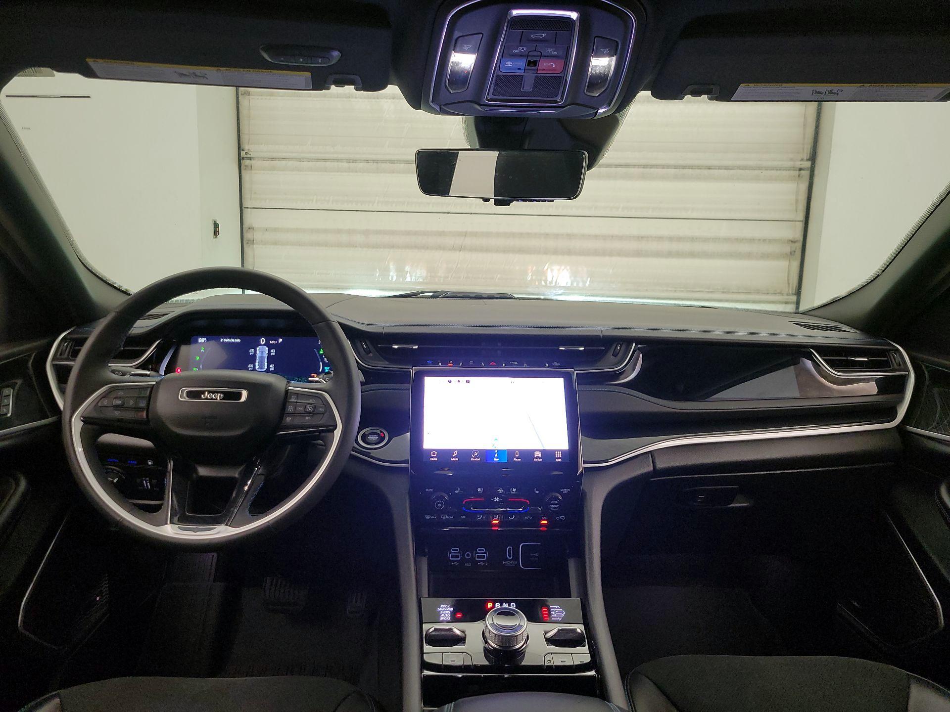 Thumbnail: 2022 Jeep Grand Cherokee - 9