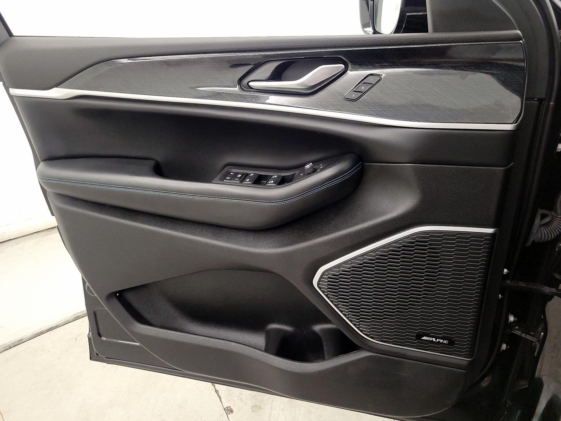 Thumbnail: 2022 Jeep Grand Cherokee - 12