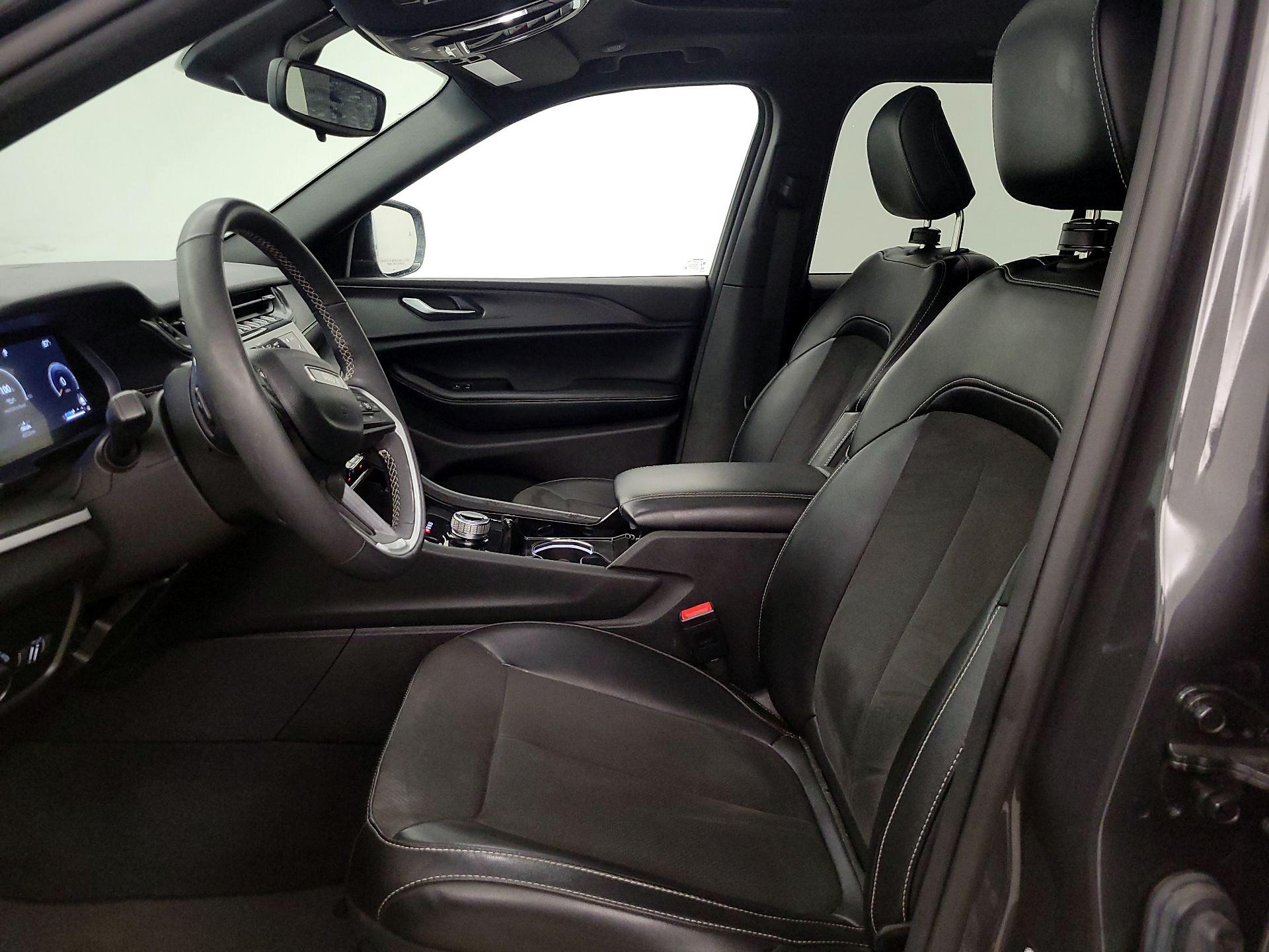 Thumbnail: 2023 Jeep Grand Cherokee - 11