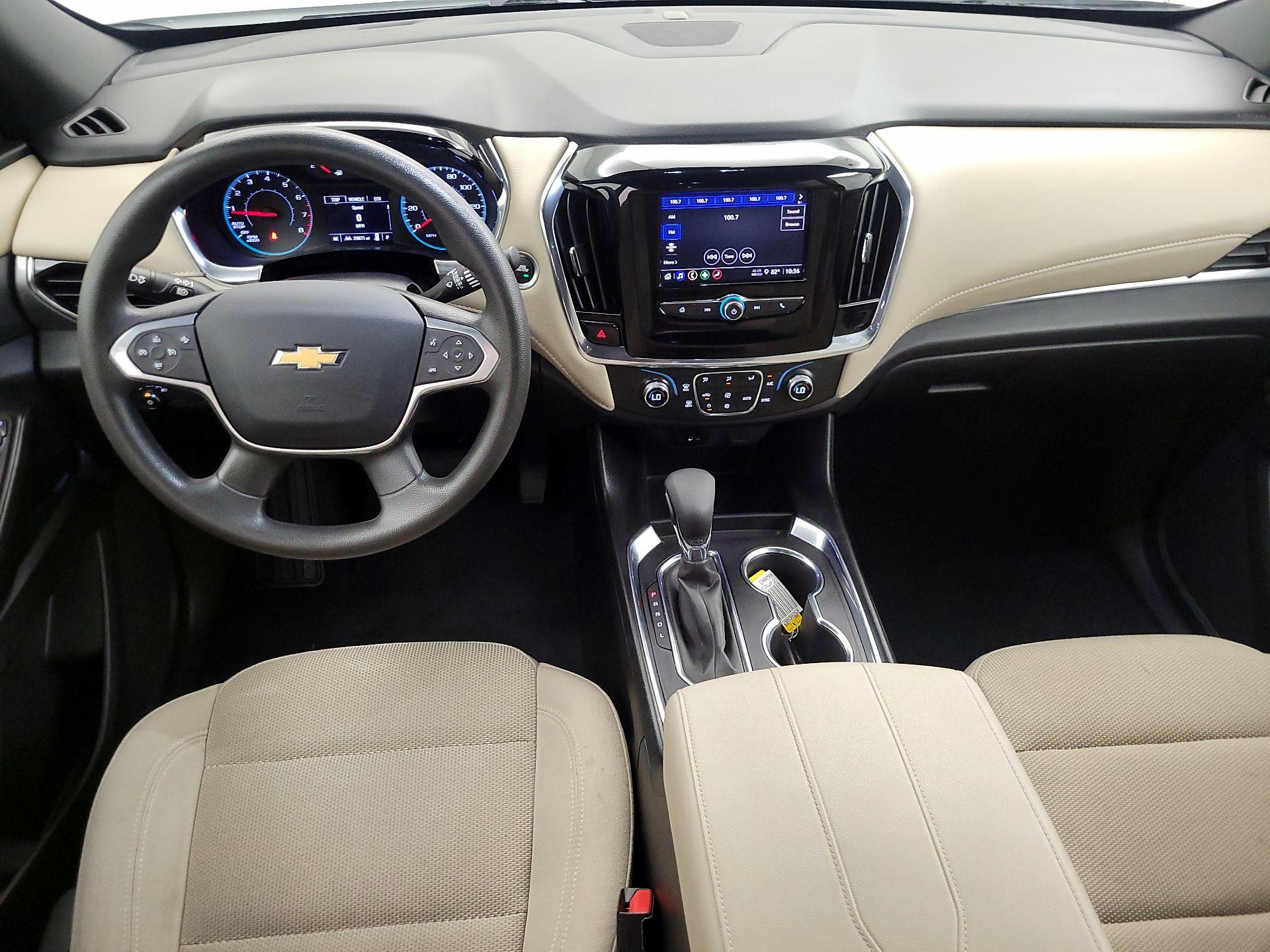 Thumbnail: 2023 Chevrolet Traverse - 9